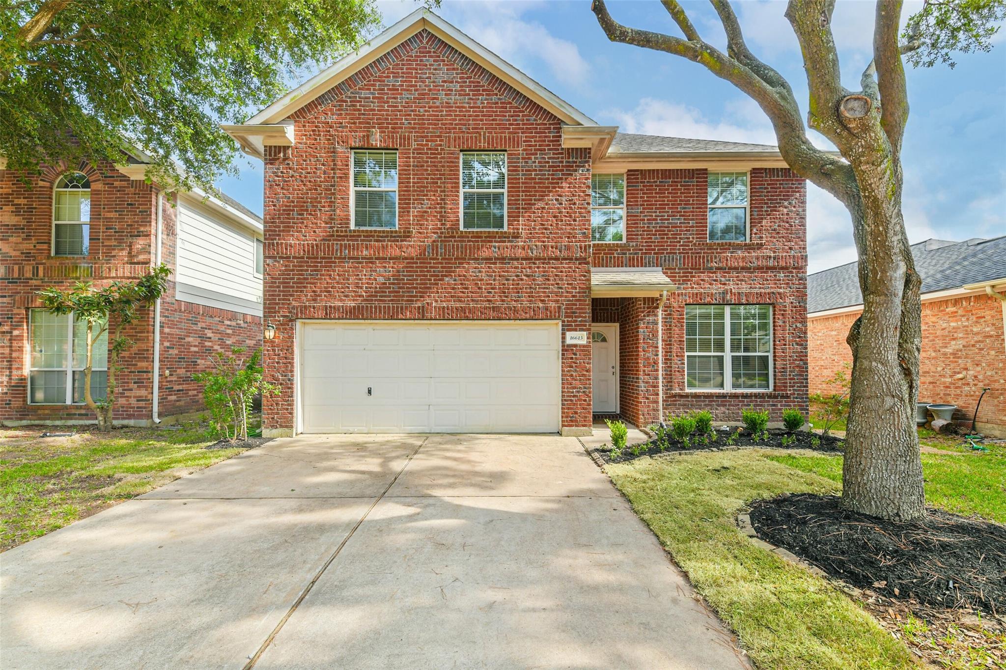 16615 Whitaker Creek Dr, Houston, TX 77095