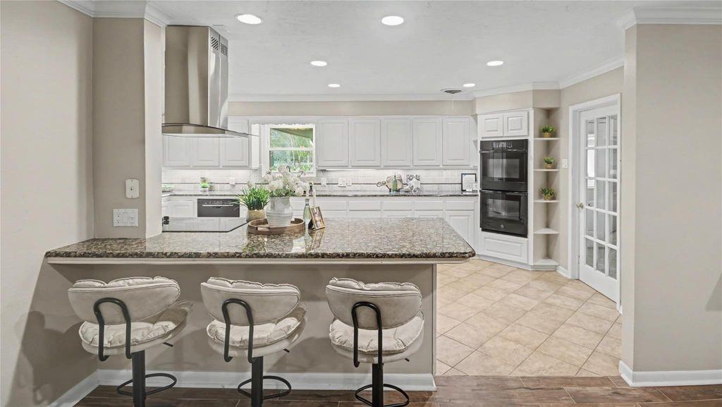 1431 Walnut Ln, Houston, TX 77339 photo