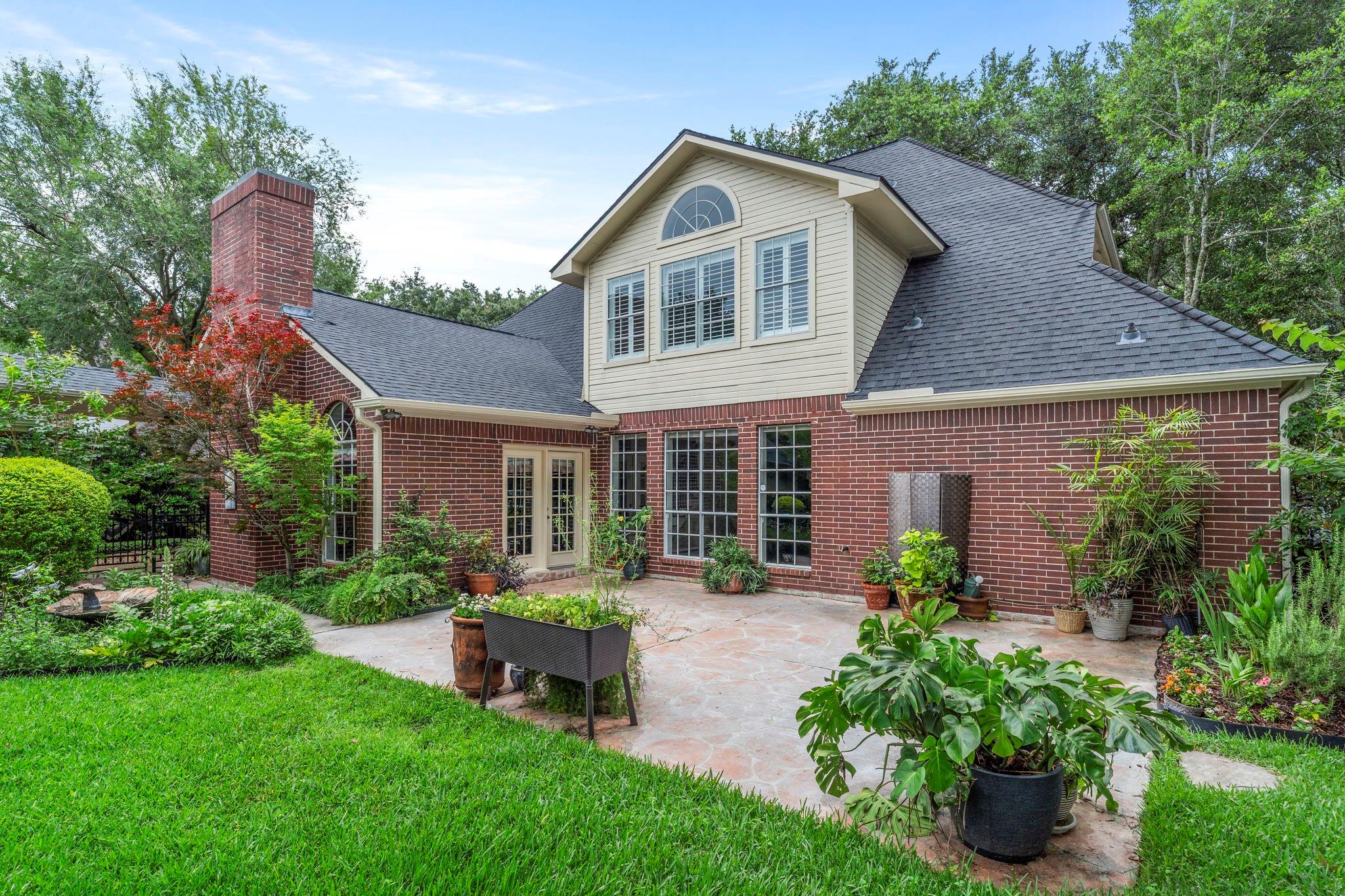 23 Saint Simons Ct, Sugar Land, TX 77479 photo