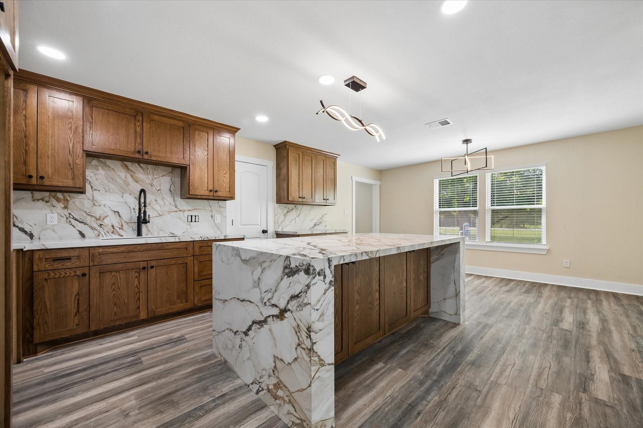 1190 County Road 146, Alvin, TX 77511 photo
