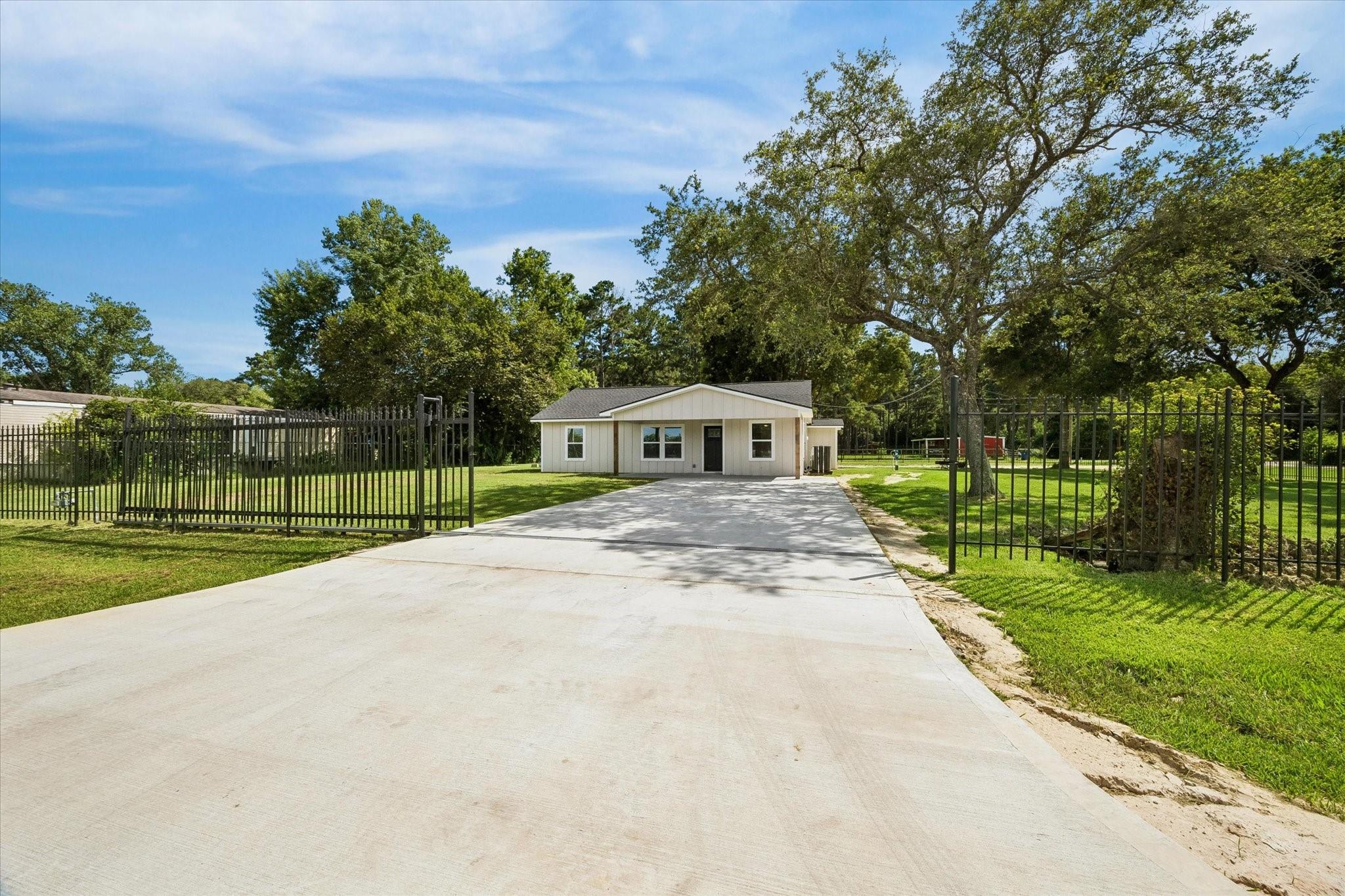 1190 County Road 146, Alvin, TX 77511 photo