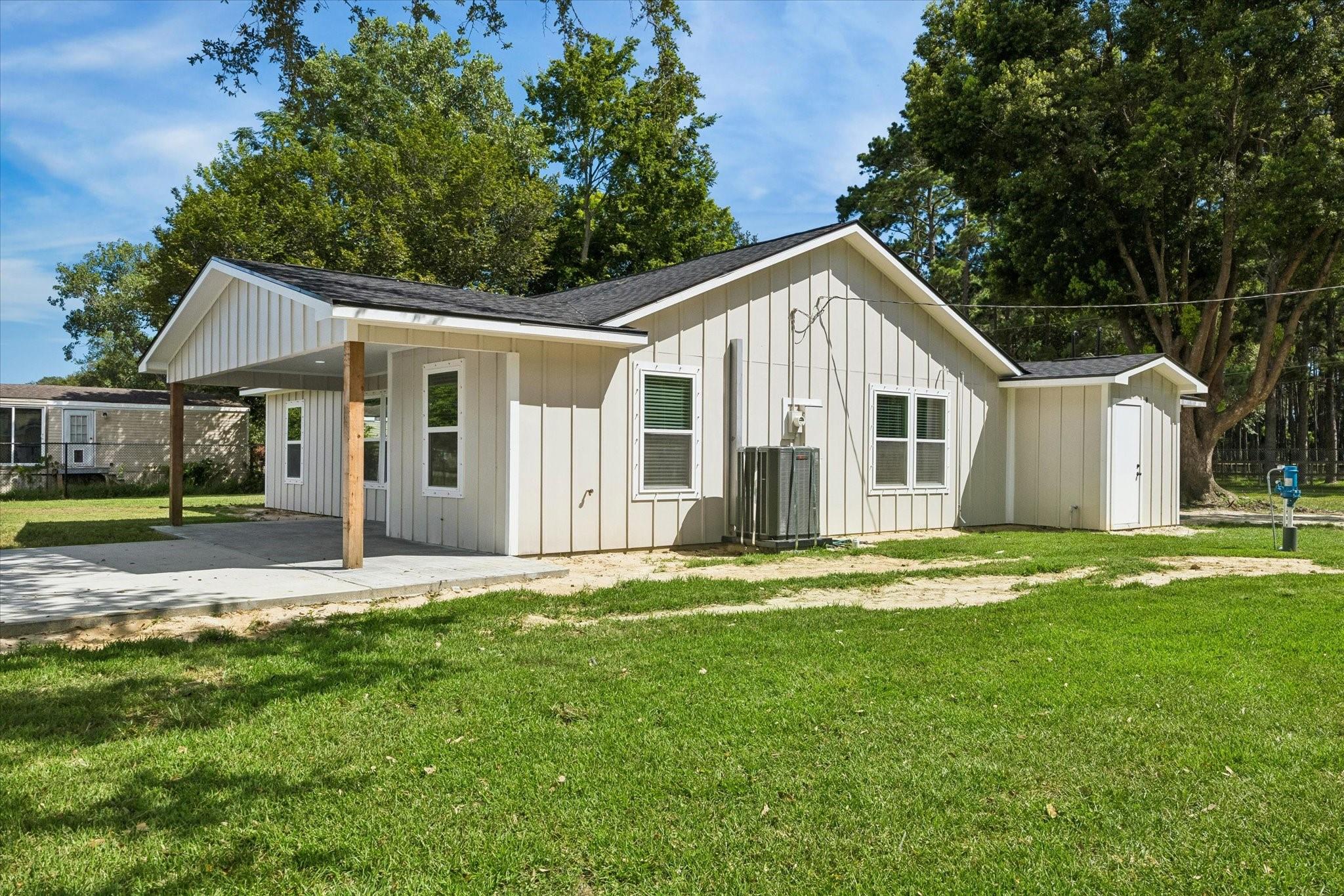 1190 County Road 146, Alvin, TX 77511 photo