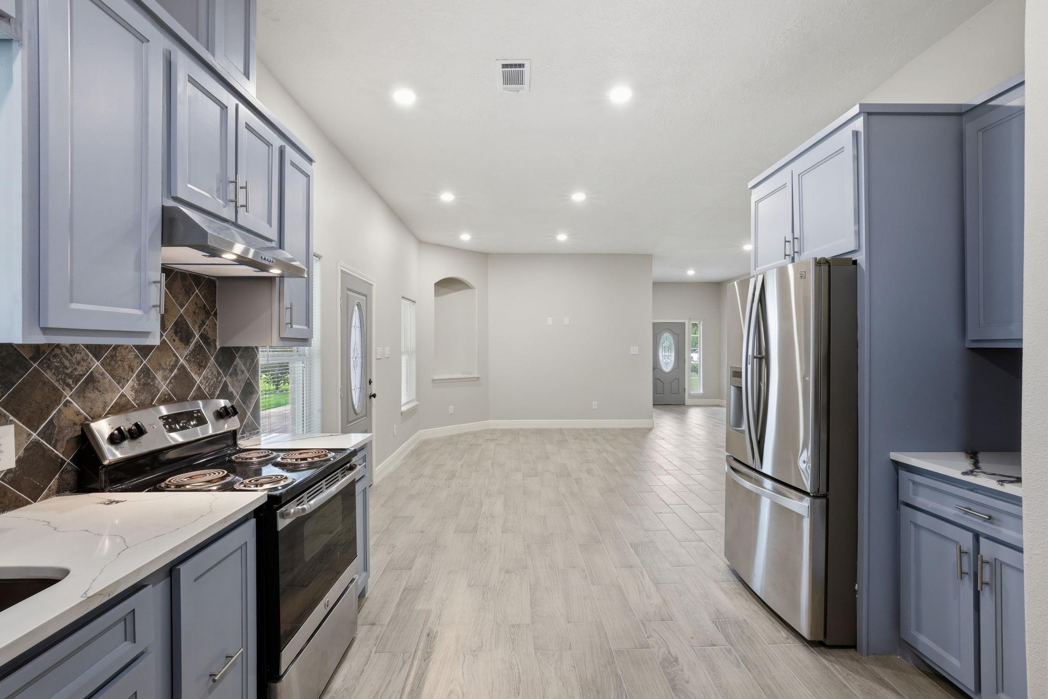 2259 County Road 3542, Cleveland, TX 77327 photo