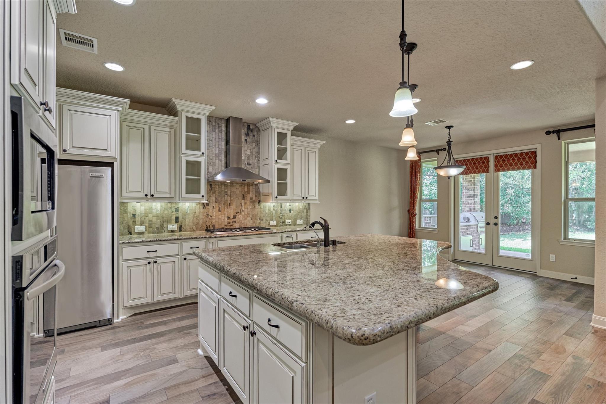 6 Devon Dale Dr, Tomball, TX 77375 photo