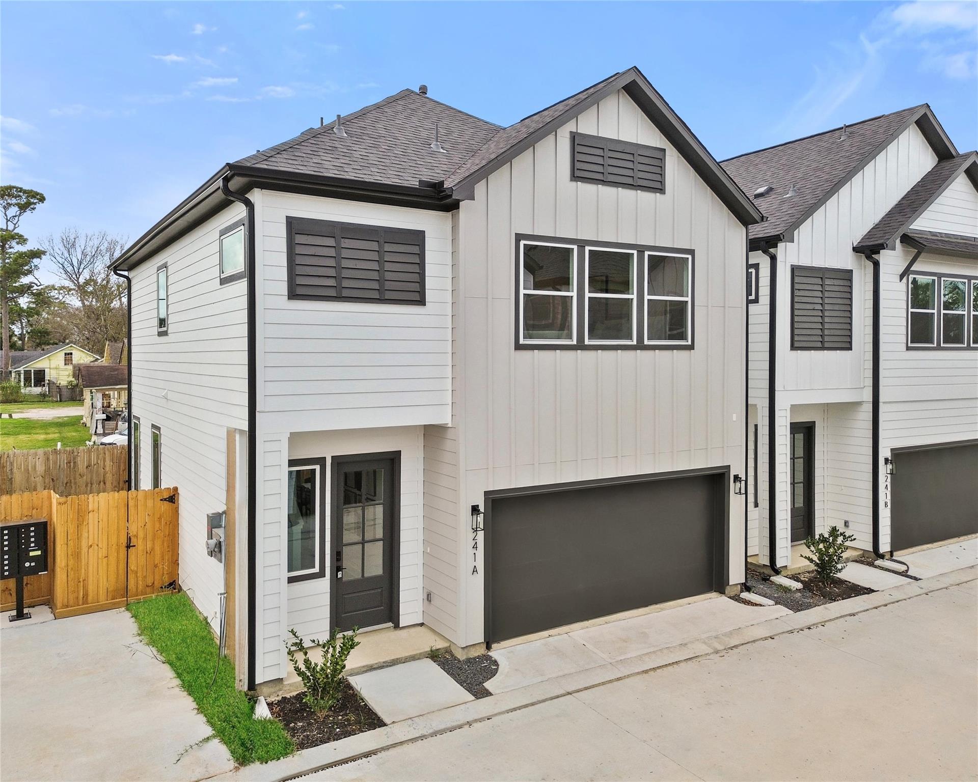 243 Rebecca St, Houston, TX 77022