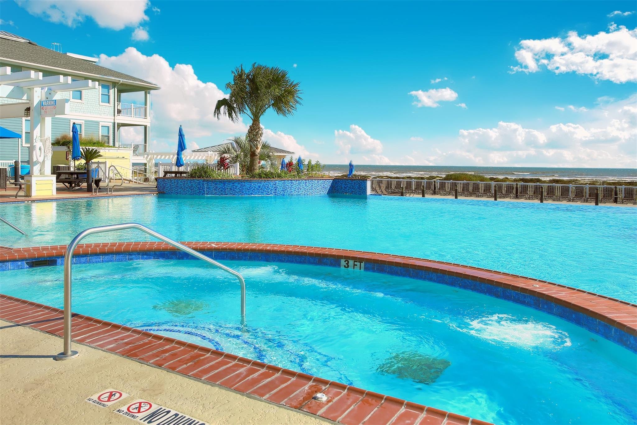 4131 Pointe West Dr, Galveston, TX 77554