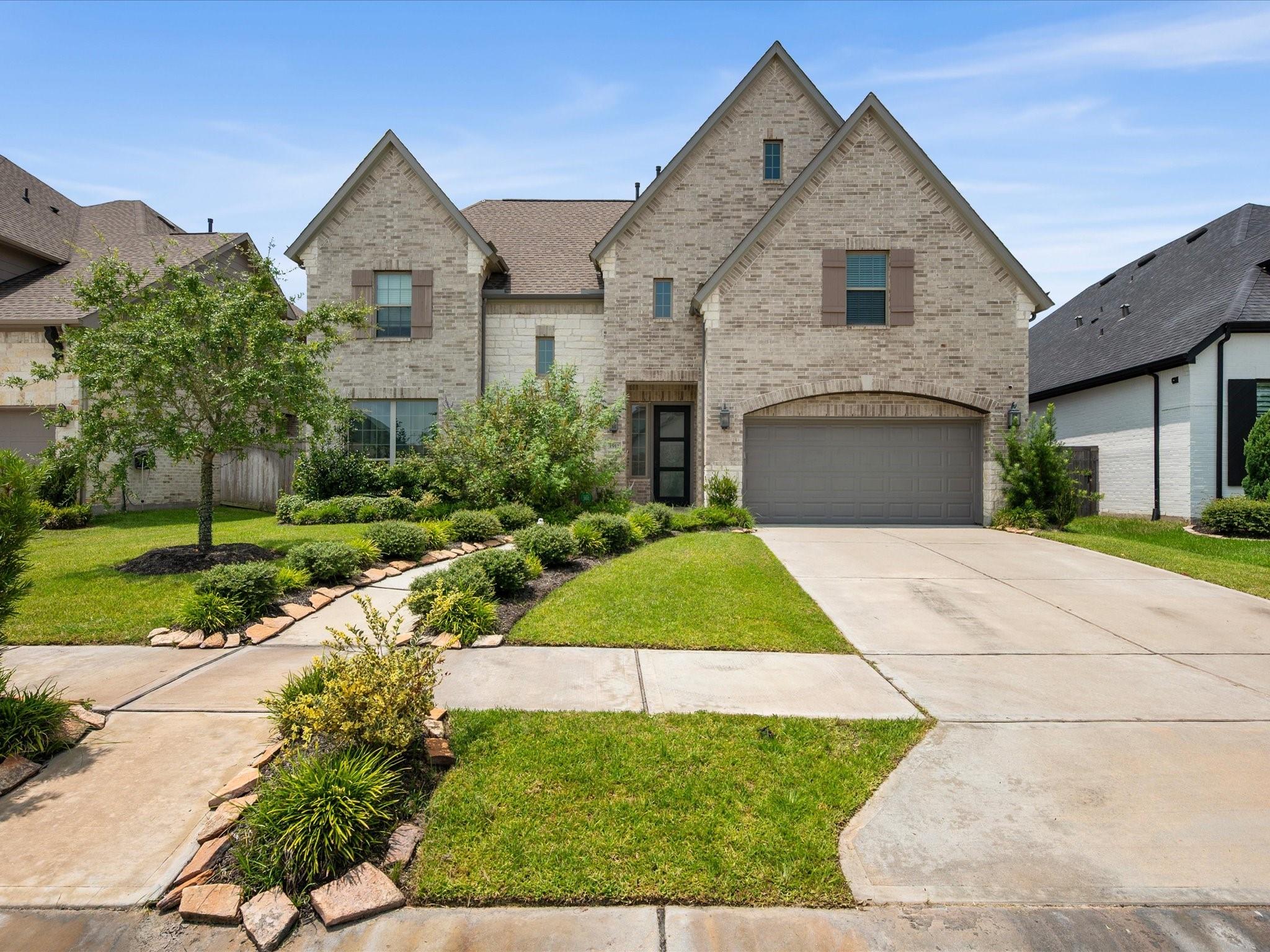 1911 Golden Leaf Dr, Missouri City, TX 77459