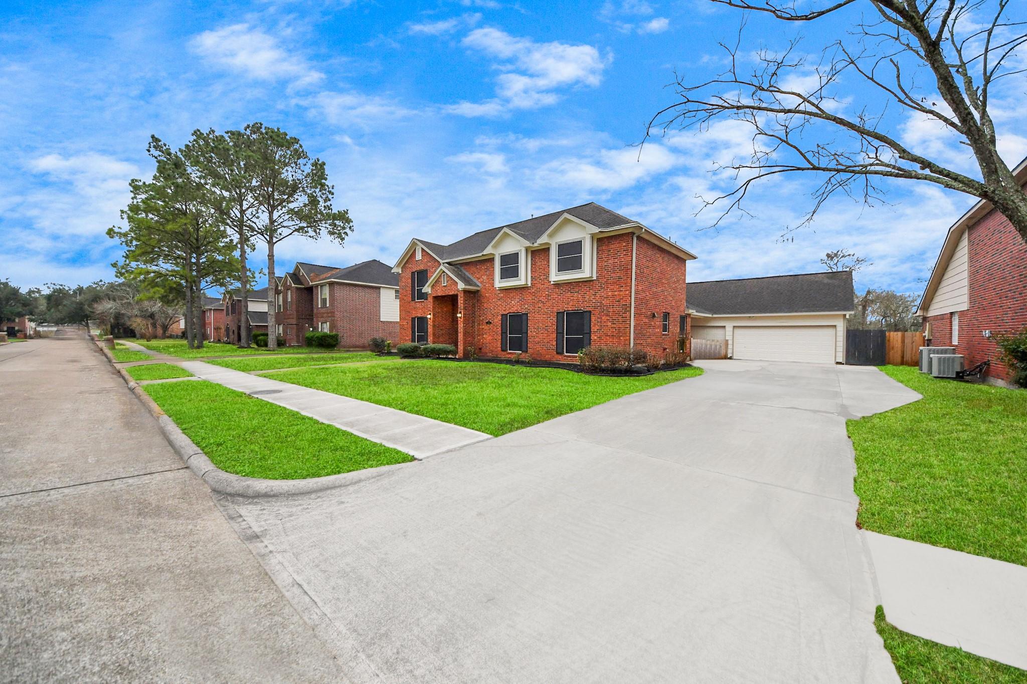 1410 Long View Dr, Pearland, TX 77581 photo