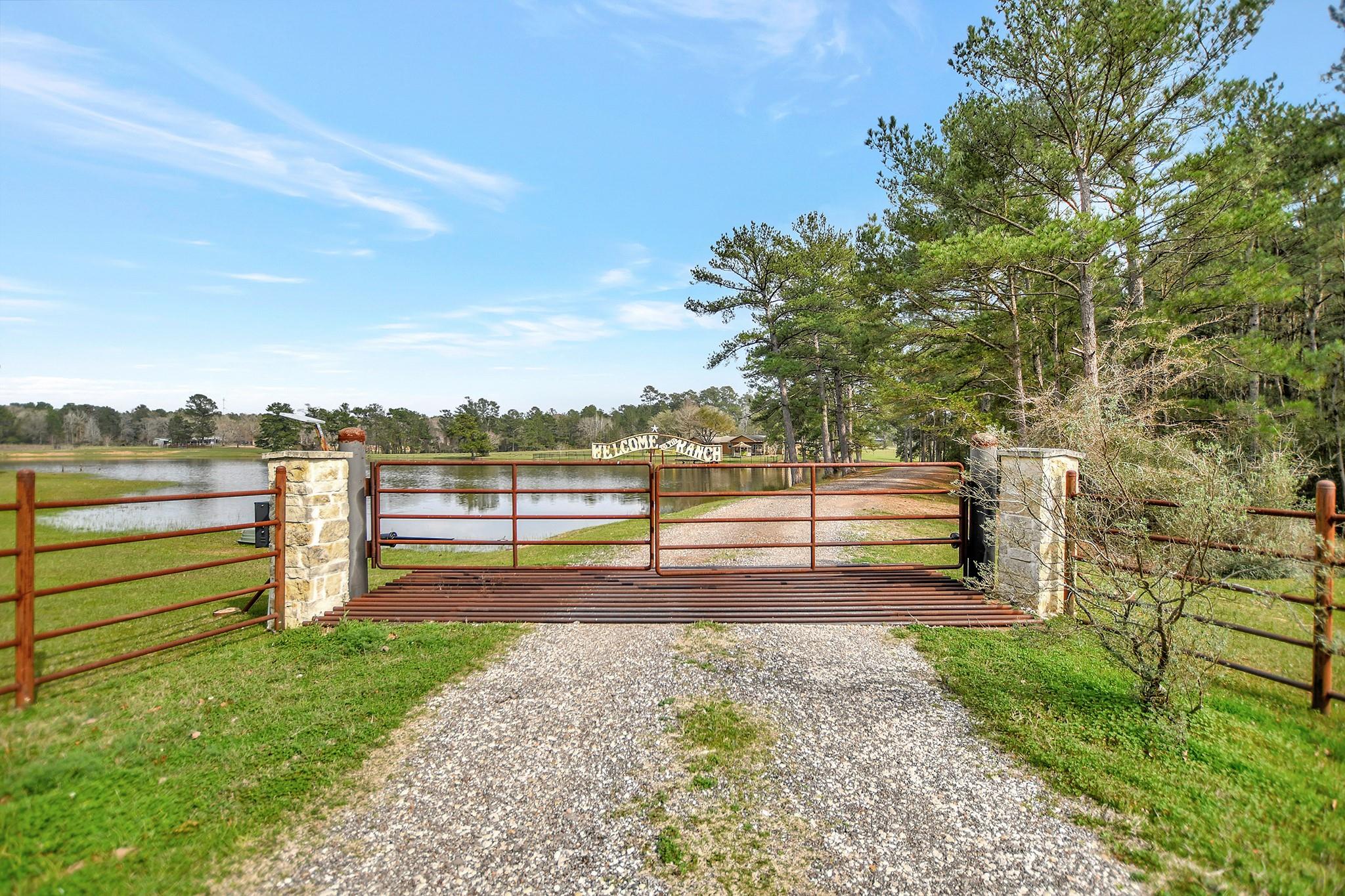 28335 Riley Rd, Waller, TX 77484