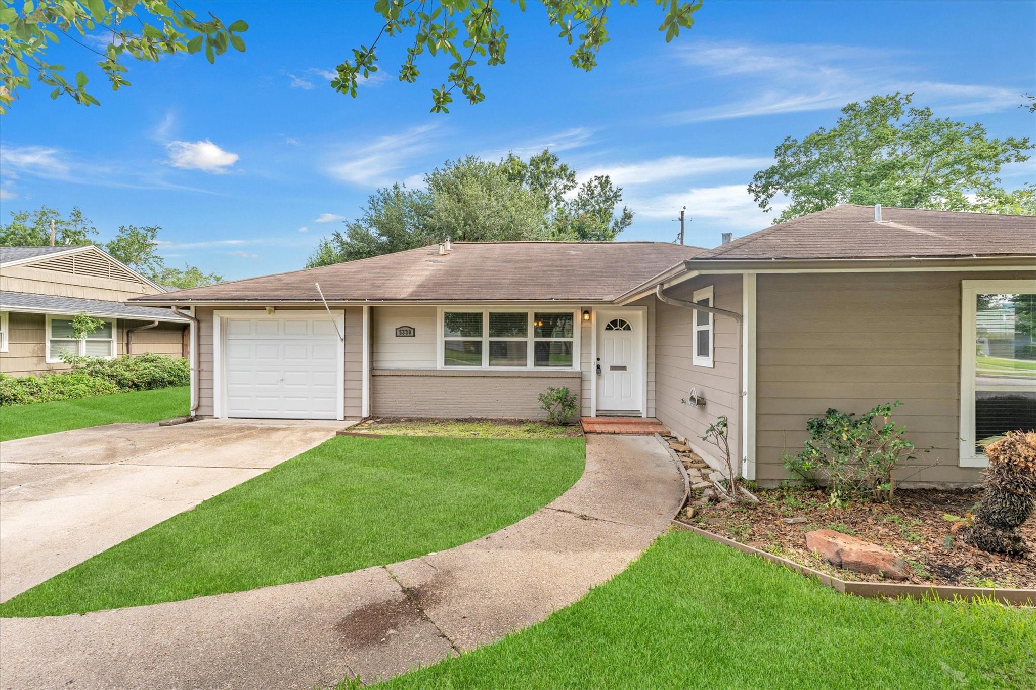 5330 Pagewood Ln, Houston, TX 77056 photo