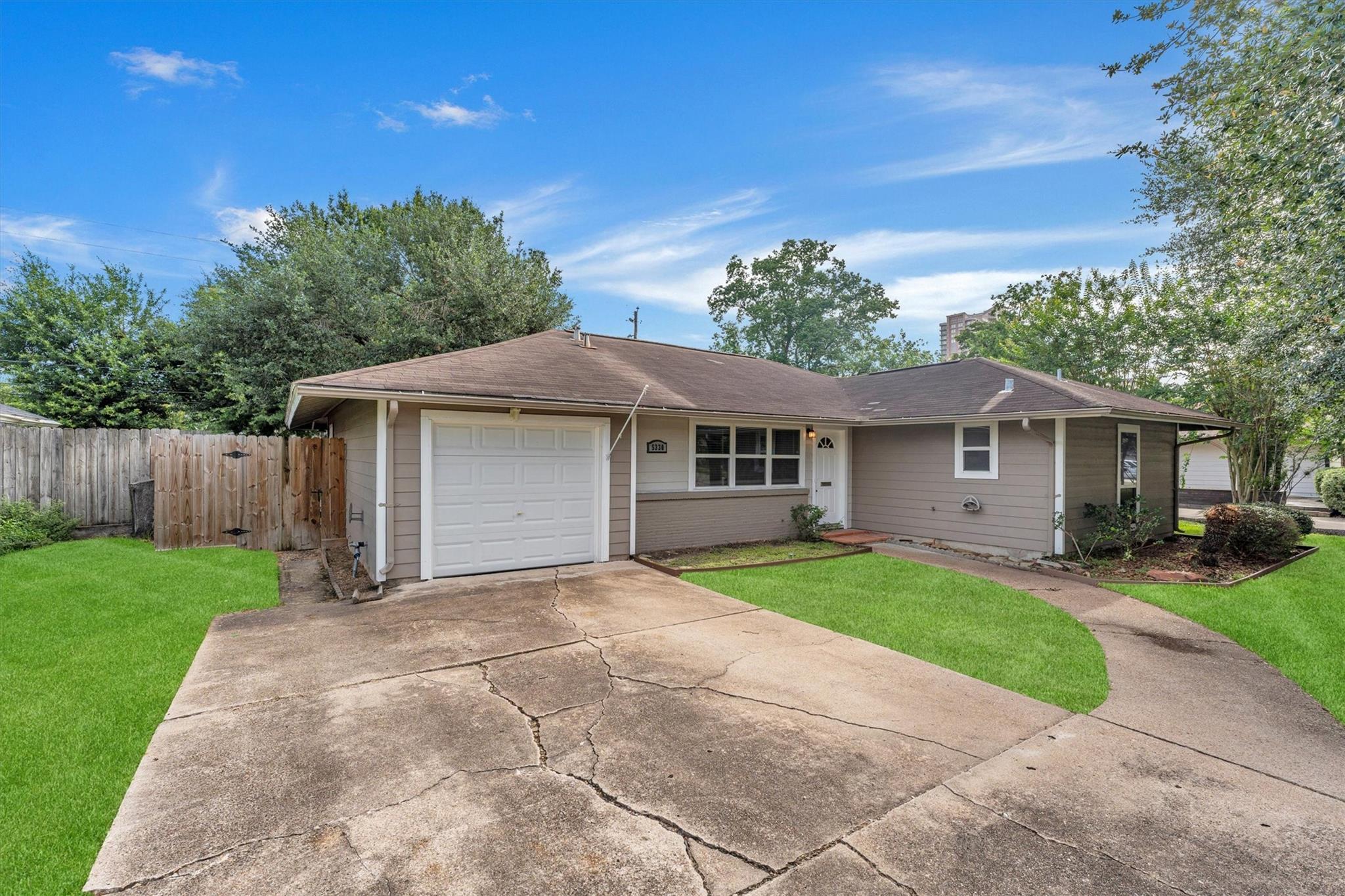 5330 Pagewood Ln, Houston, TX 77056