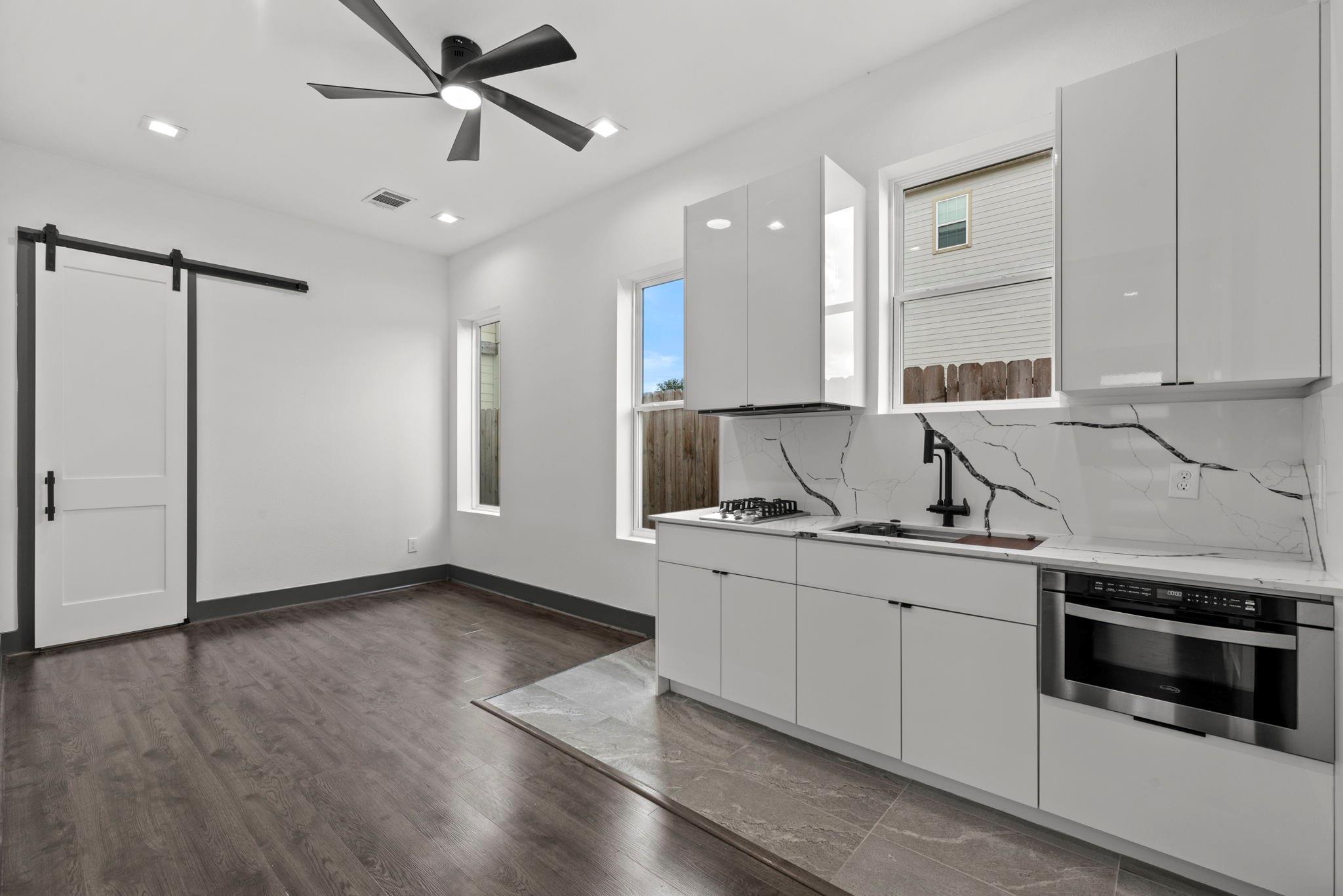 3118 Clay St, Houston, TX 77003 photo