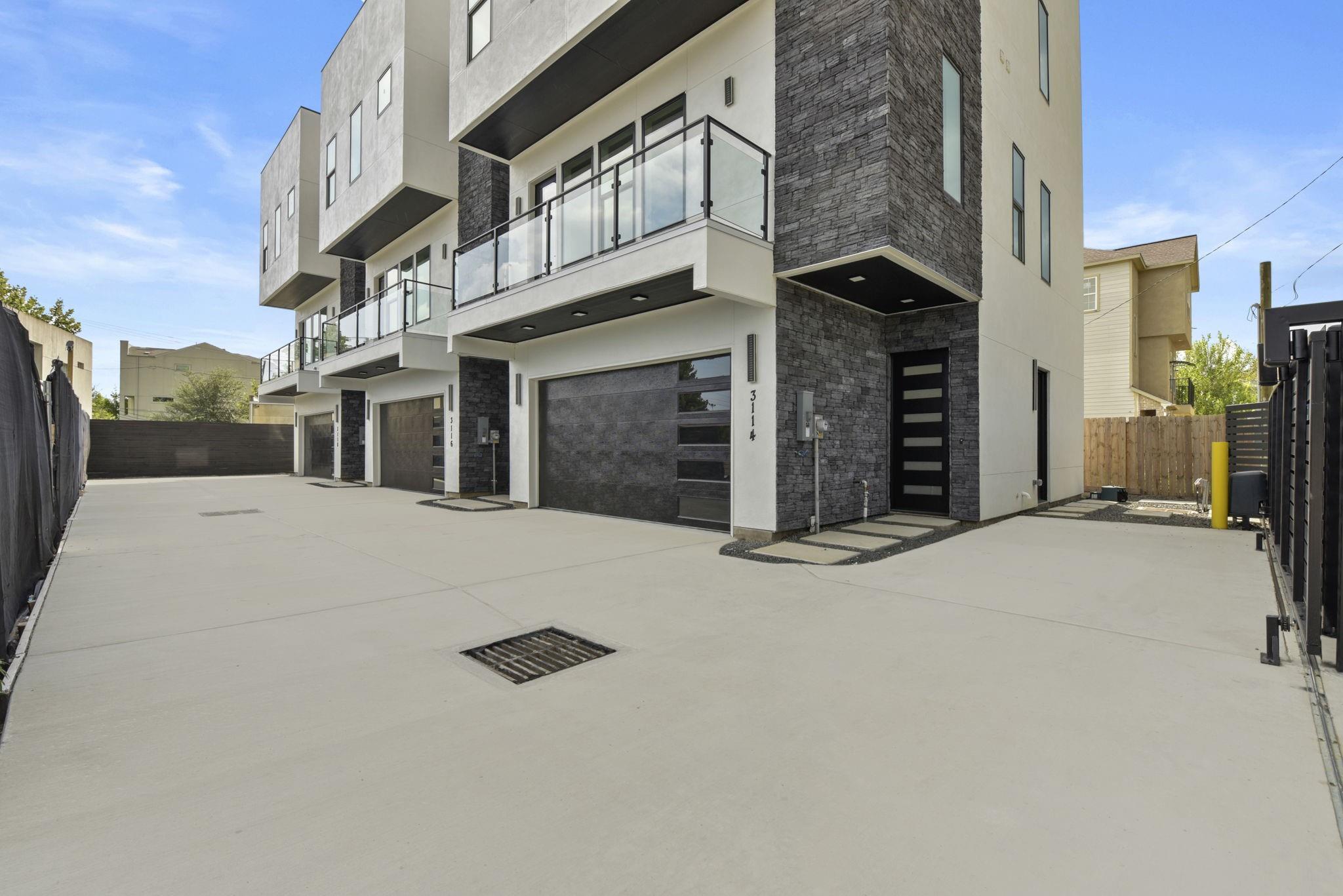 3118 Clay St, Houston, TX 77003