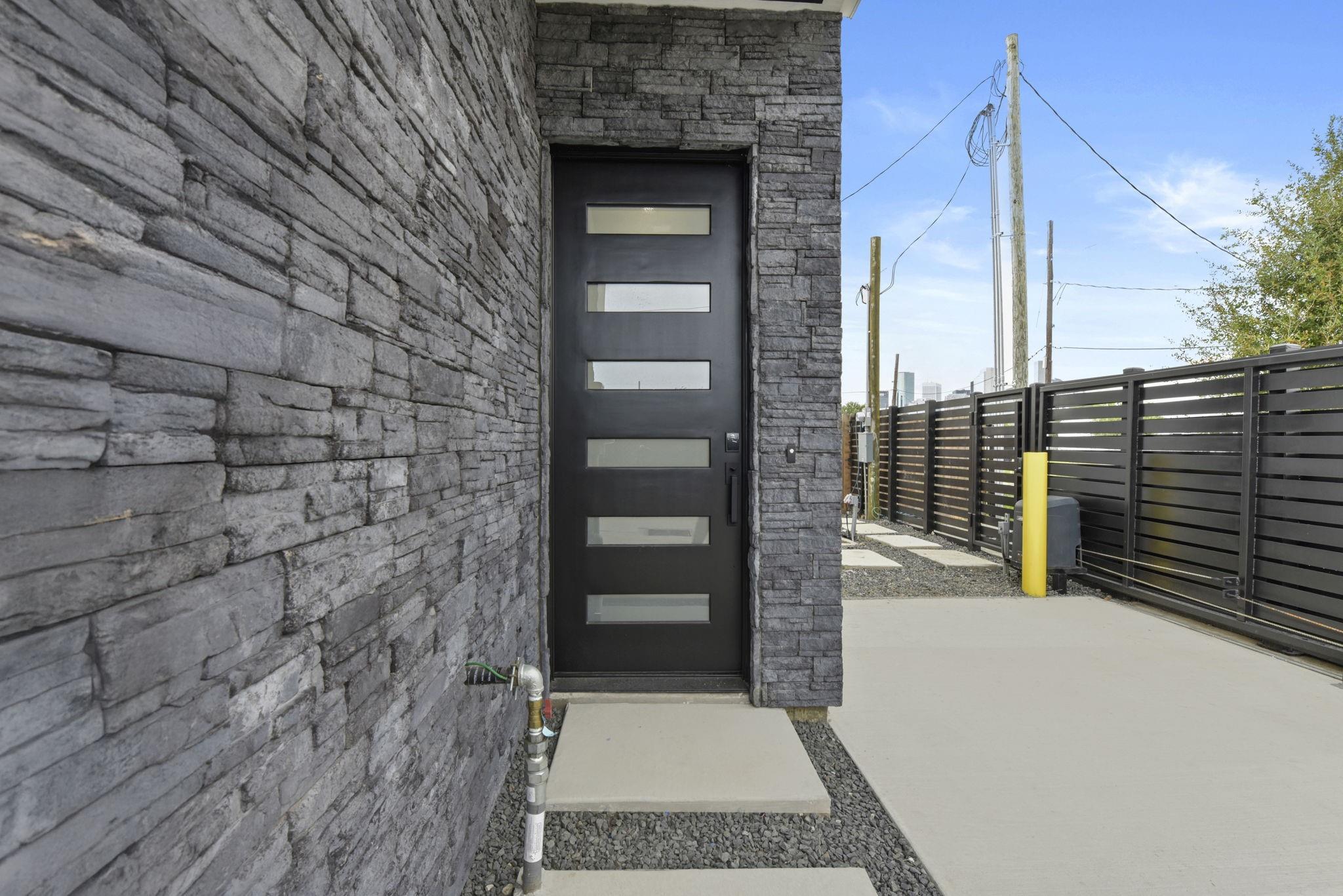 3118 Clay St, Houston, TX 77003 photo