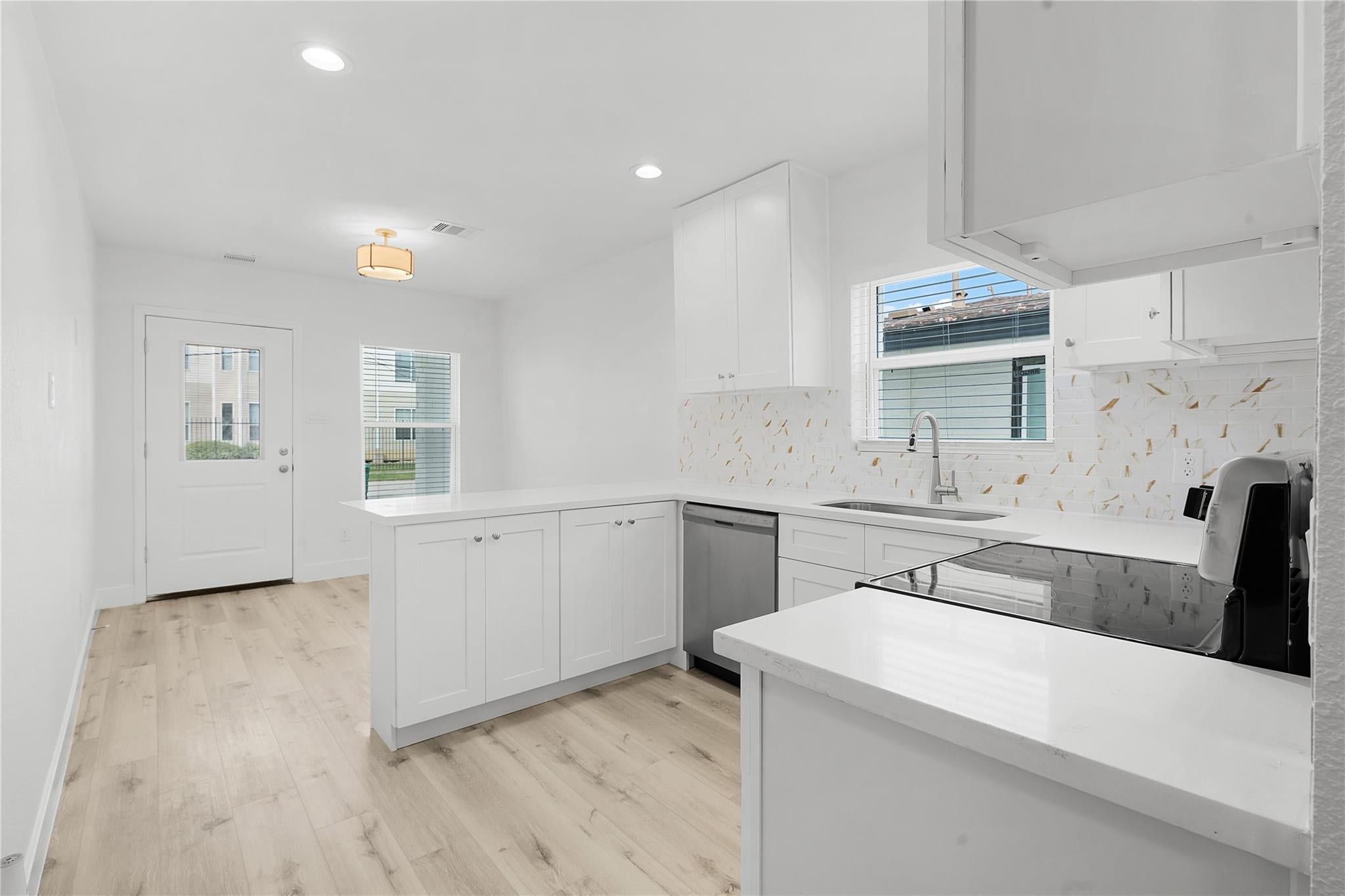 6323 Illinois St, Houston, TX 77021 photo