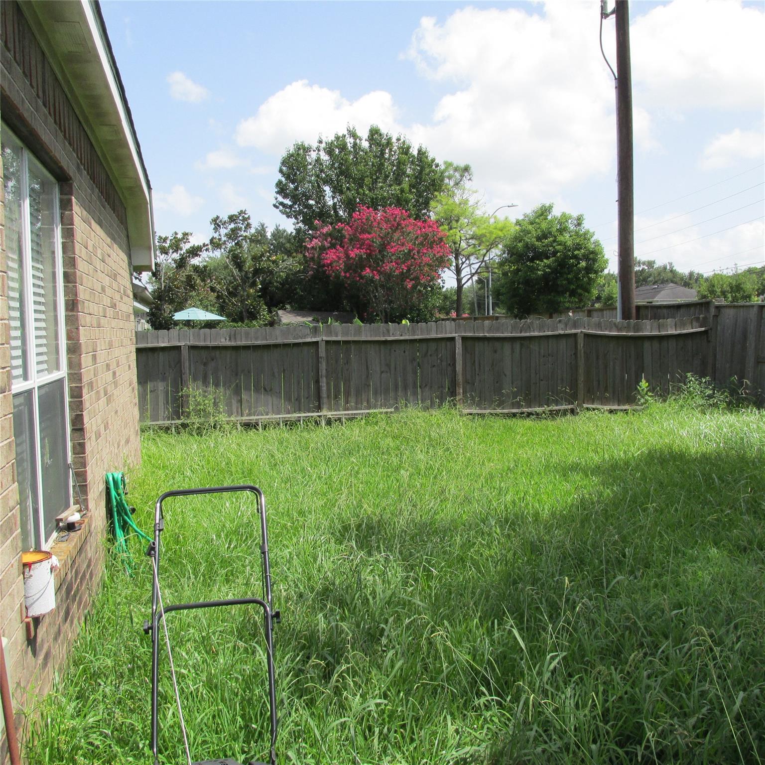 3255 Lakeway Ln, Pearland, TX 77584 photo