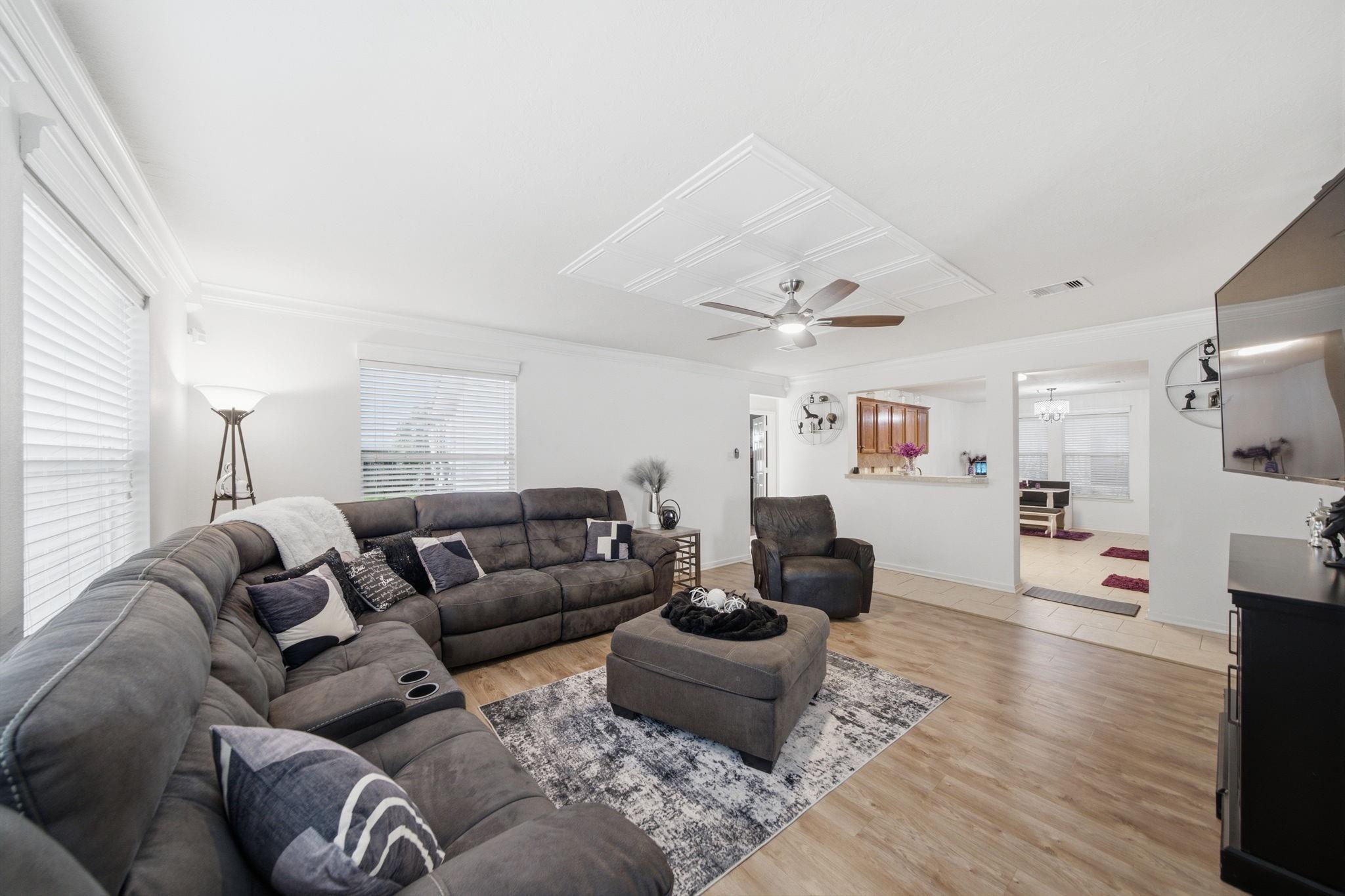 6619 Romsley Ln, Houston, TX 77049 photo