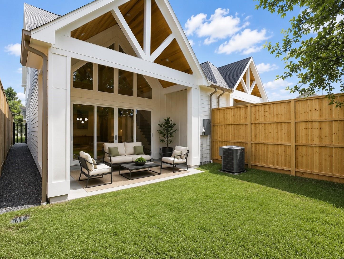 611 E 25 St #B, Houston, TX 77008 photo