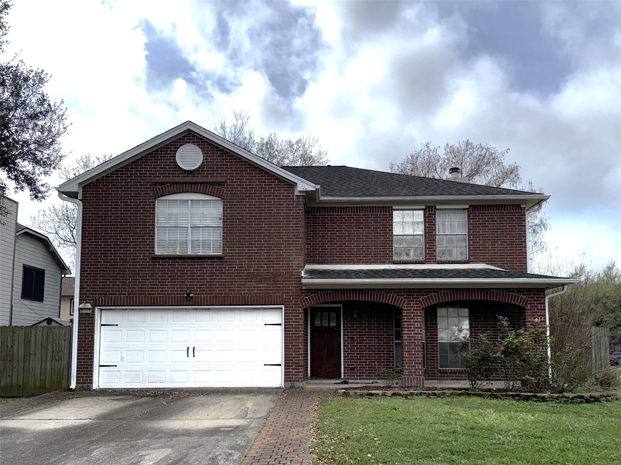 303 Cypress Ln, La Porte, TX 77571