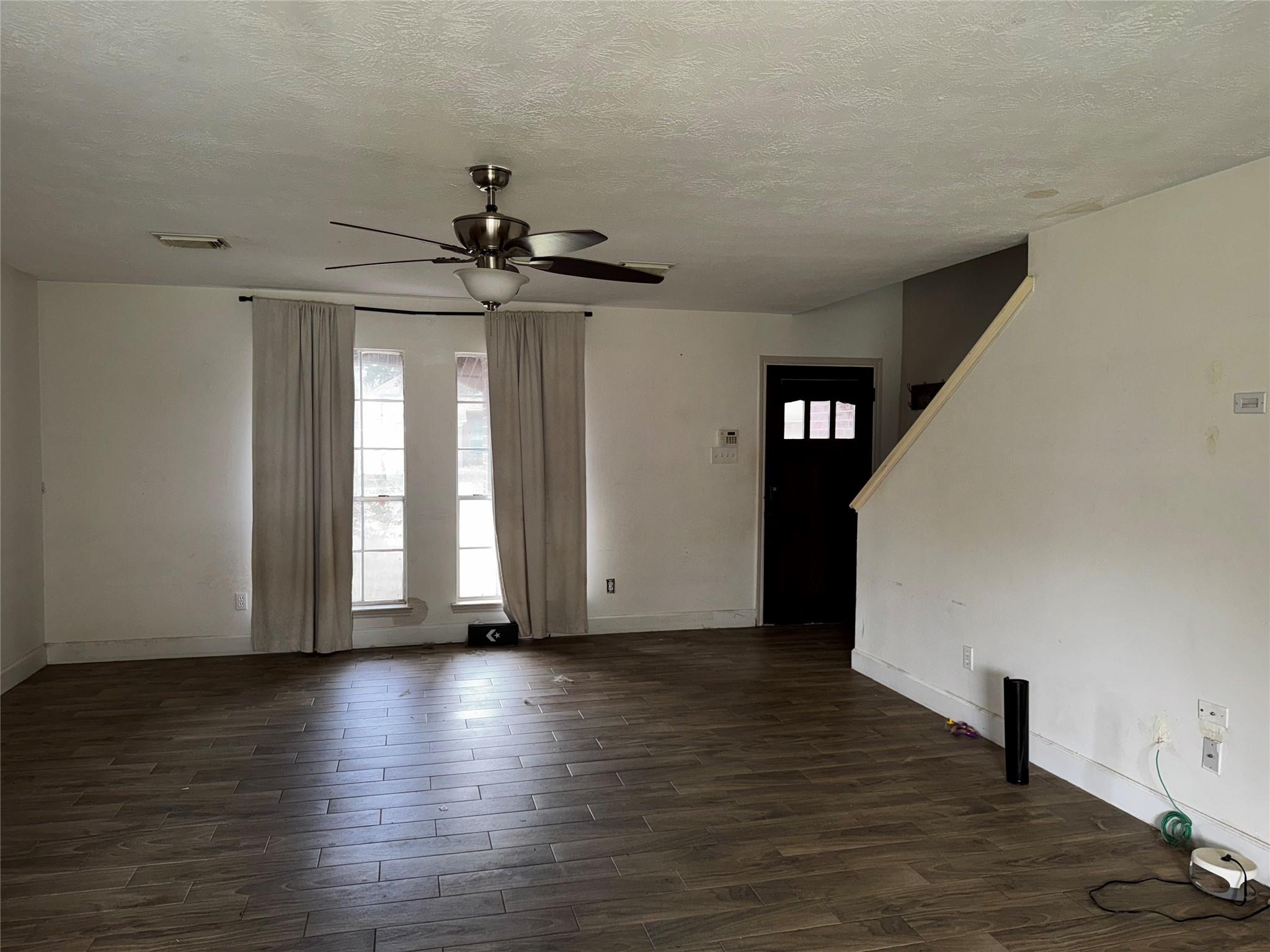 303 Cypress Ln, La Porte, TX 77571 photo