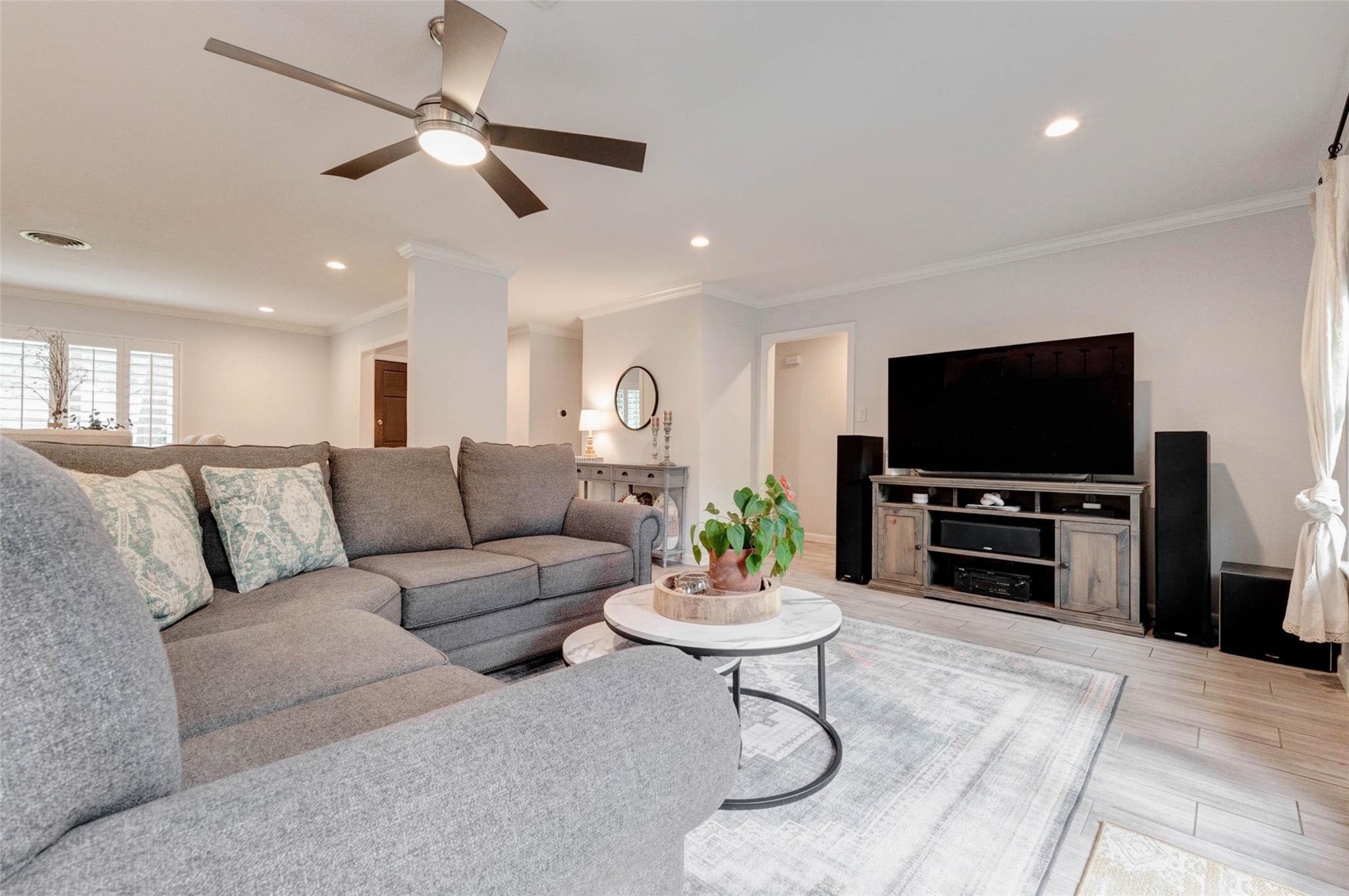 1615 Imperial Crown Dr, Houston, TX 77043 photo