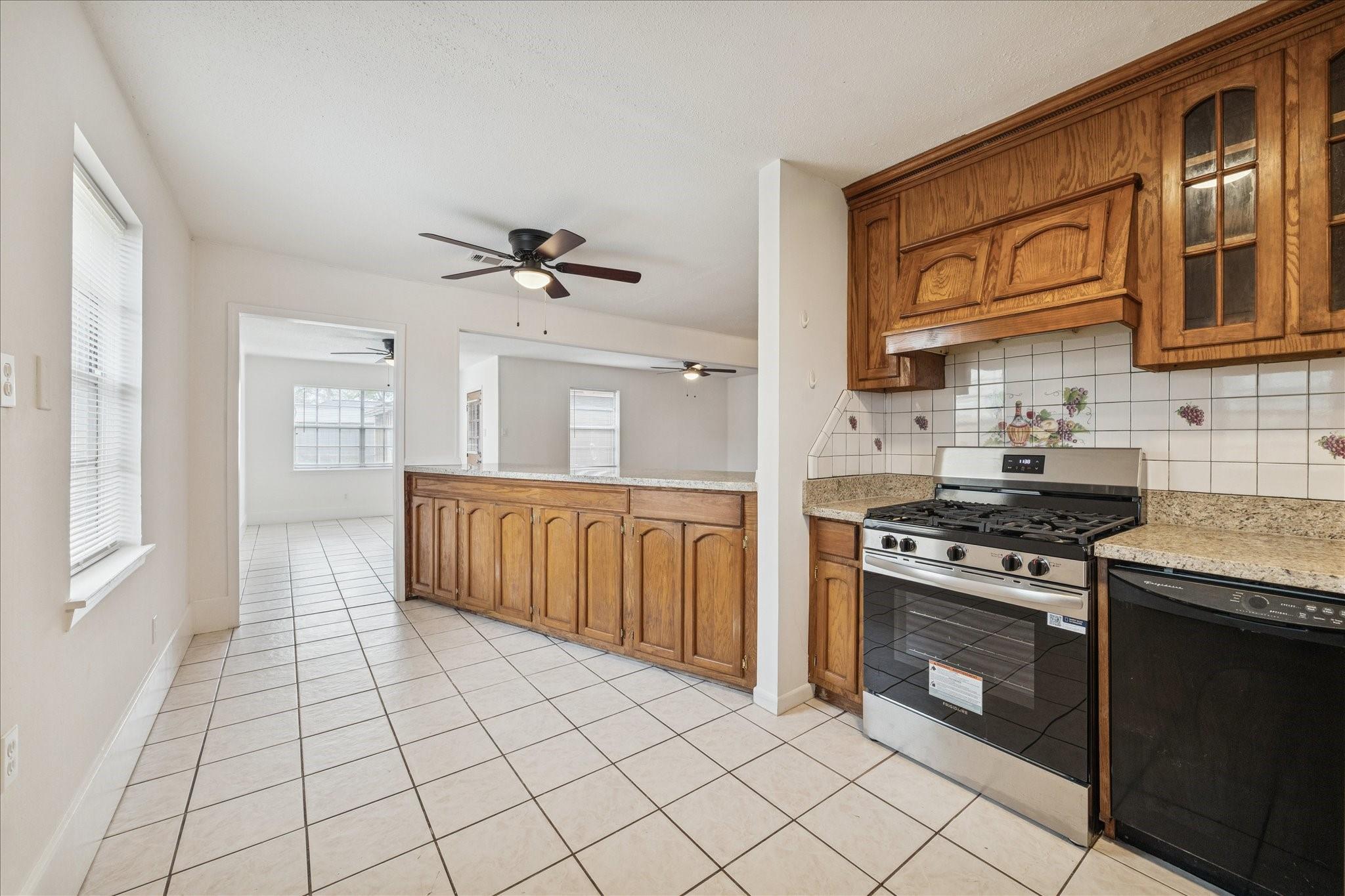 431 Hummingbird Ln, Houston, TX 77060 photo