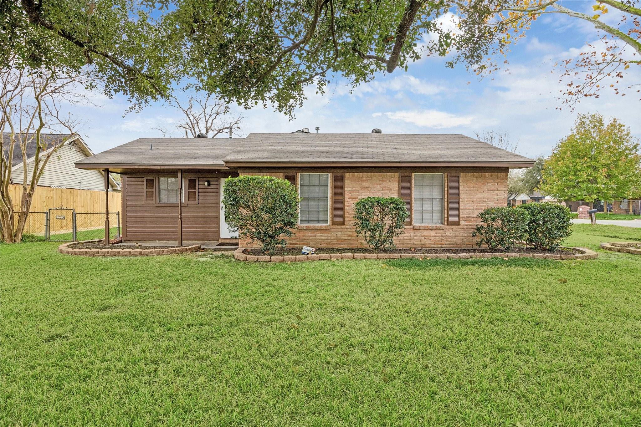 431 Hummingbird Ln, Houston, TX 77060 photo
