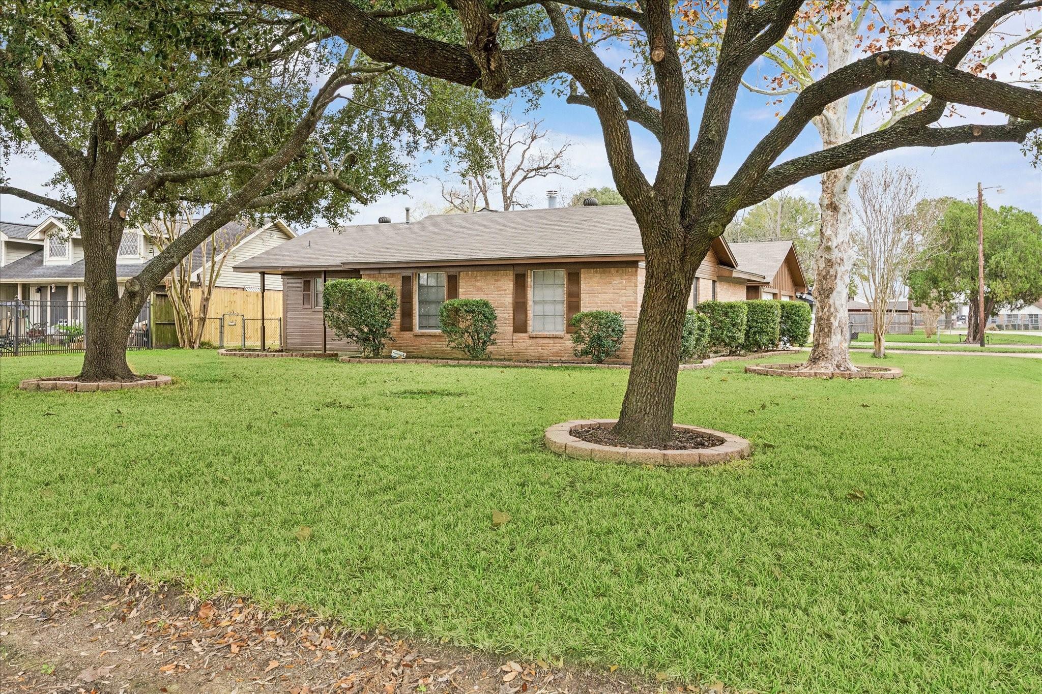 431 Hummingbird Ln, Houston, TX 77060 photo