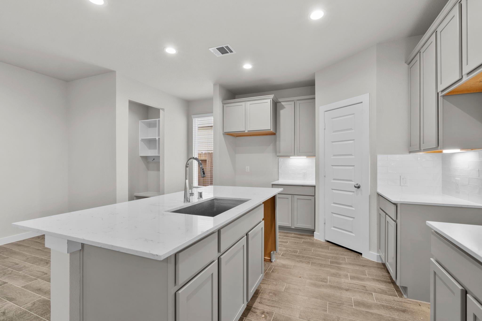 6511 Cypress Landing Ln, Humble, TX 77338 photo