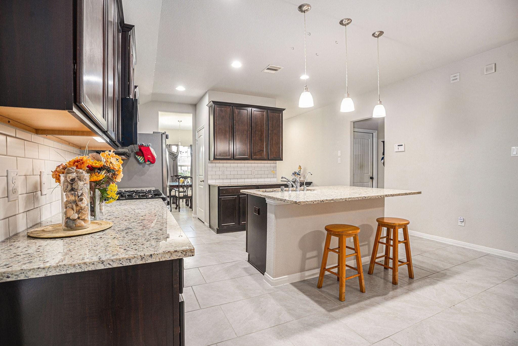 12610 Pirate Bend Dr, Texas City, TX 77539 photo