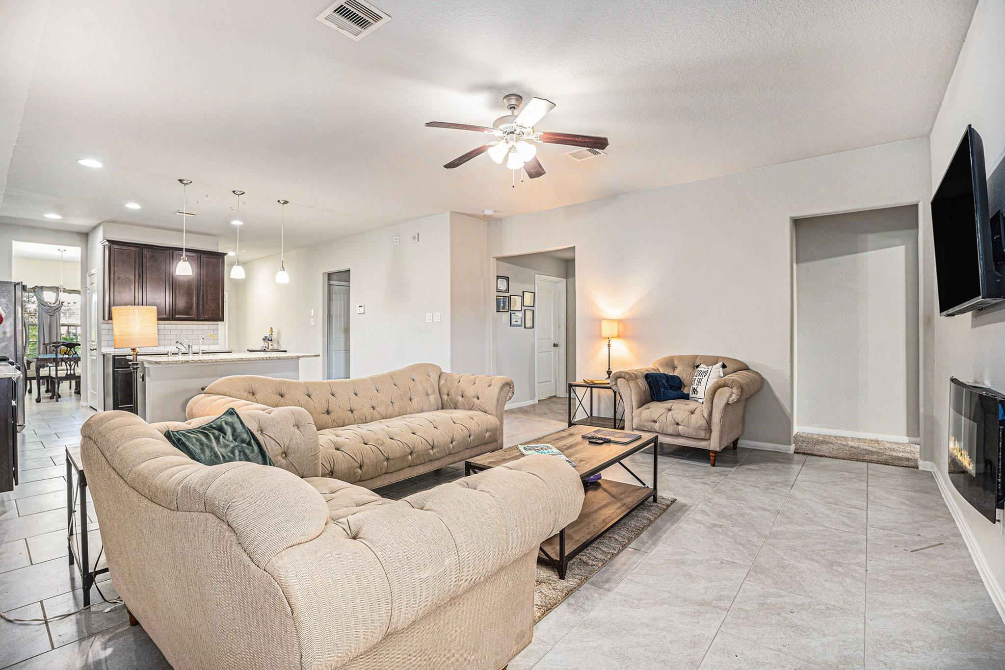 12610 Pirate Bend Dr, Texas City, TX 77539 photo