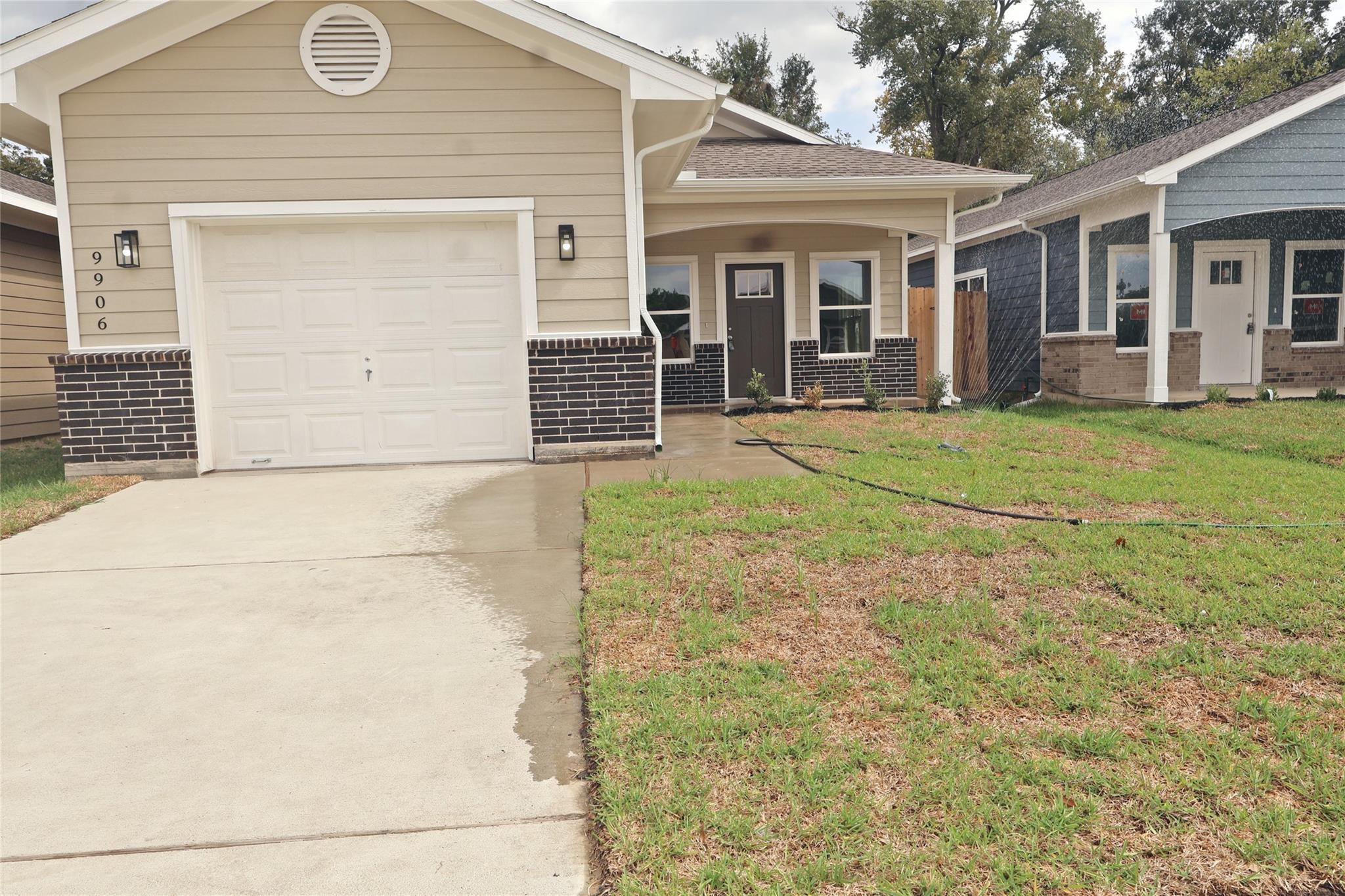 9906 Dipping Brook St, Houston, TX 77076
