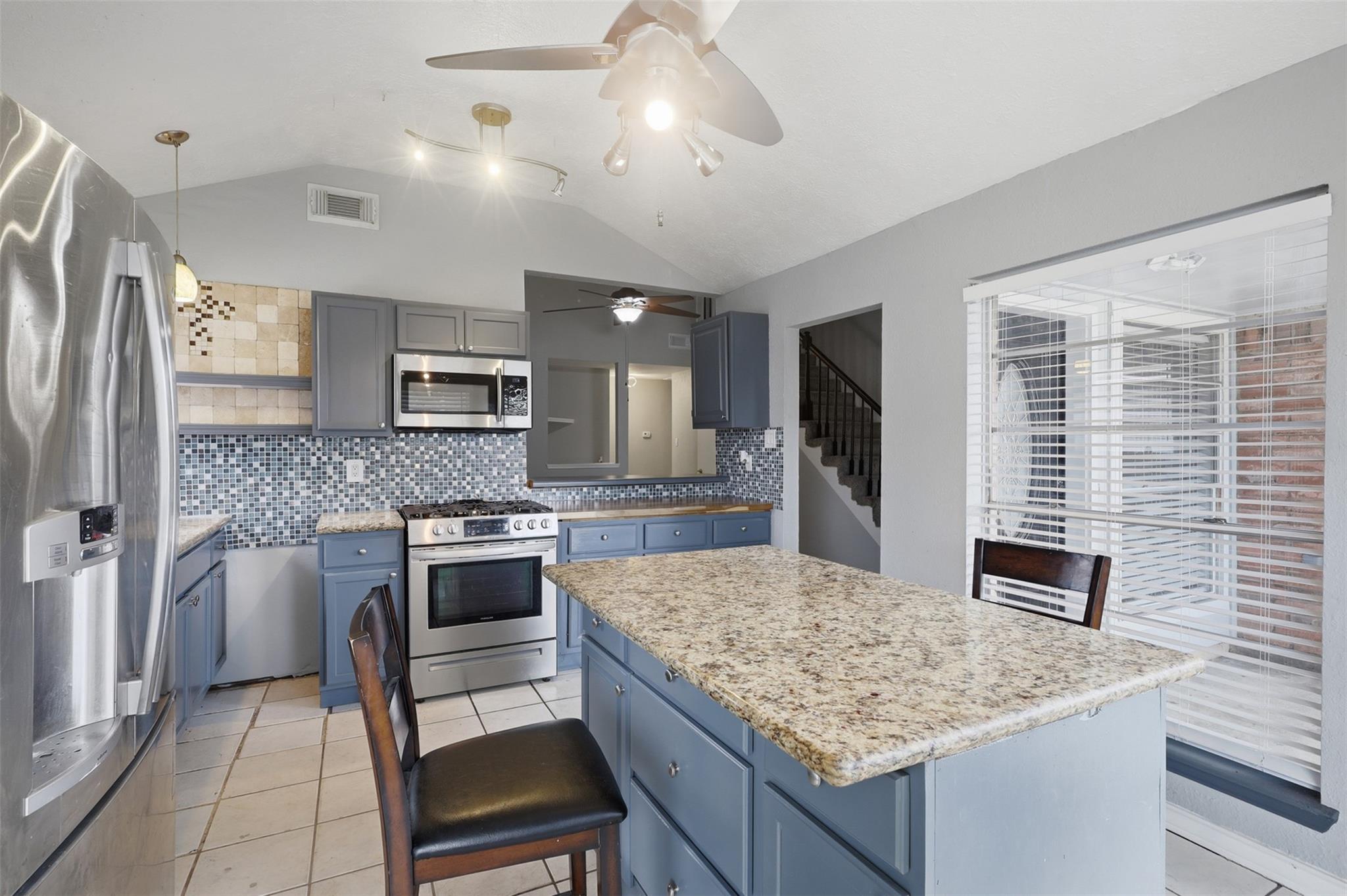3831 Derbyhall Dr, Houston, TX 77066 photo