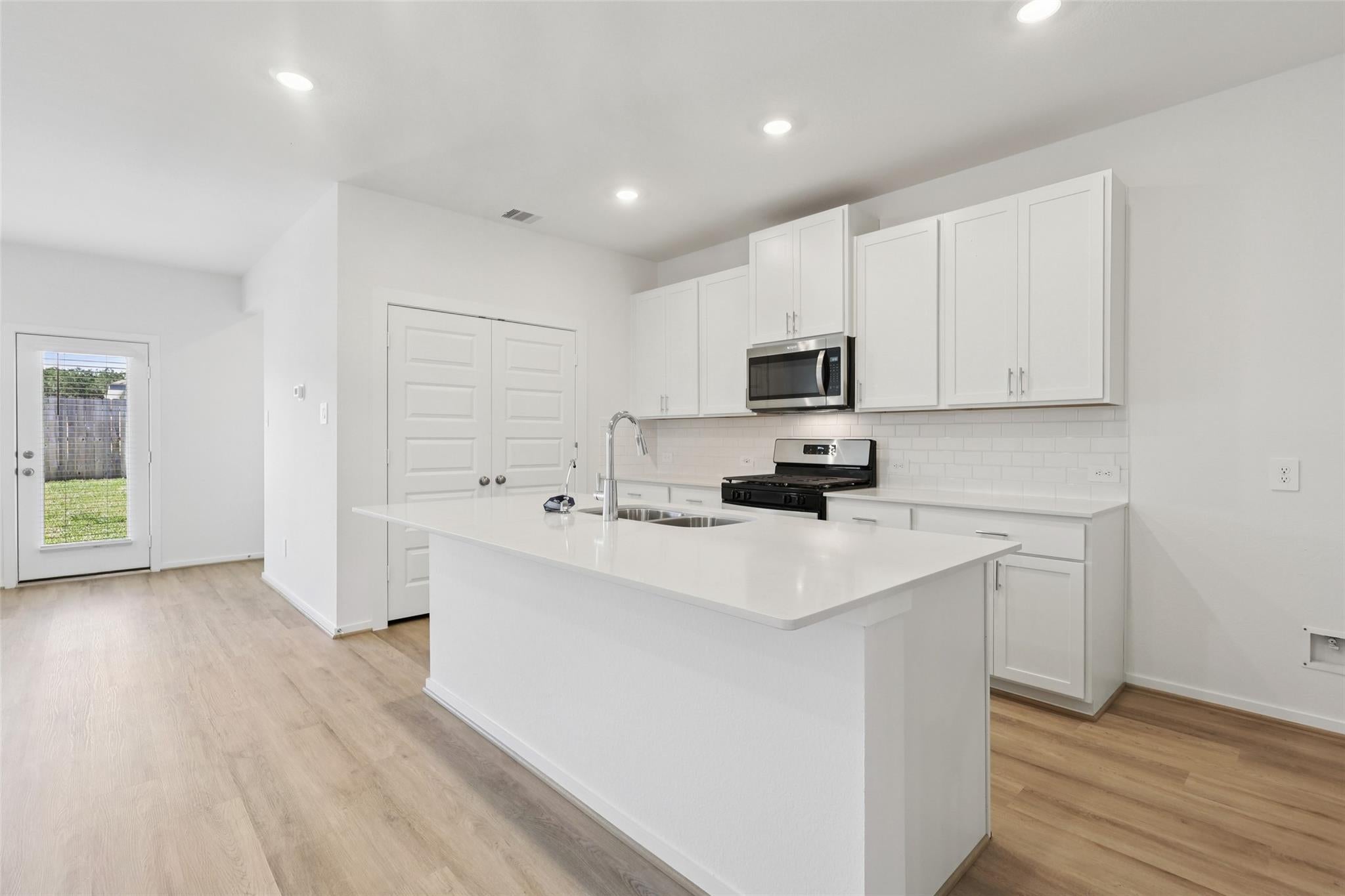 1304 Anacapa St, Huffman, TX 77336