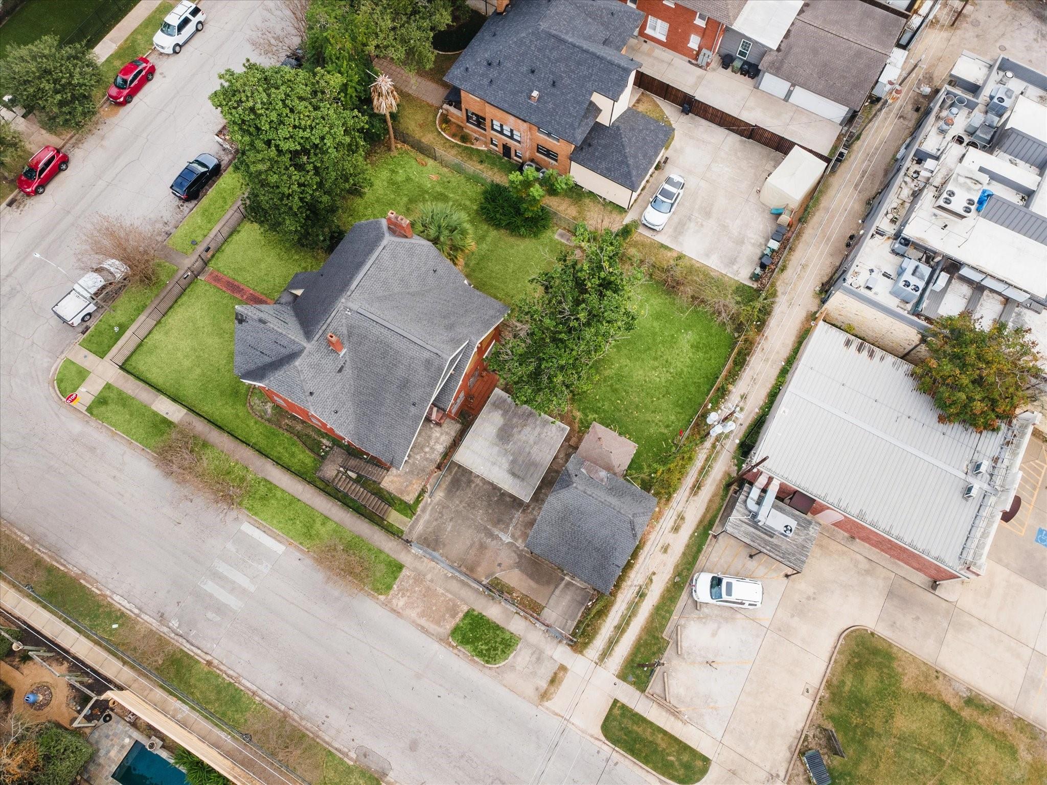 614 Avondale St, Houston, TX 77006 photo