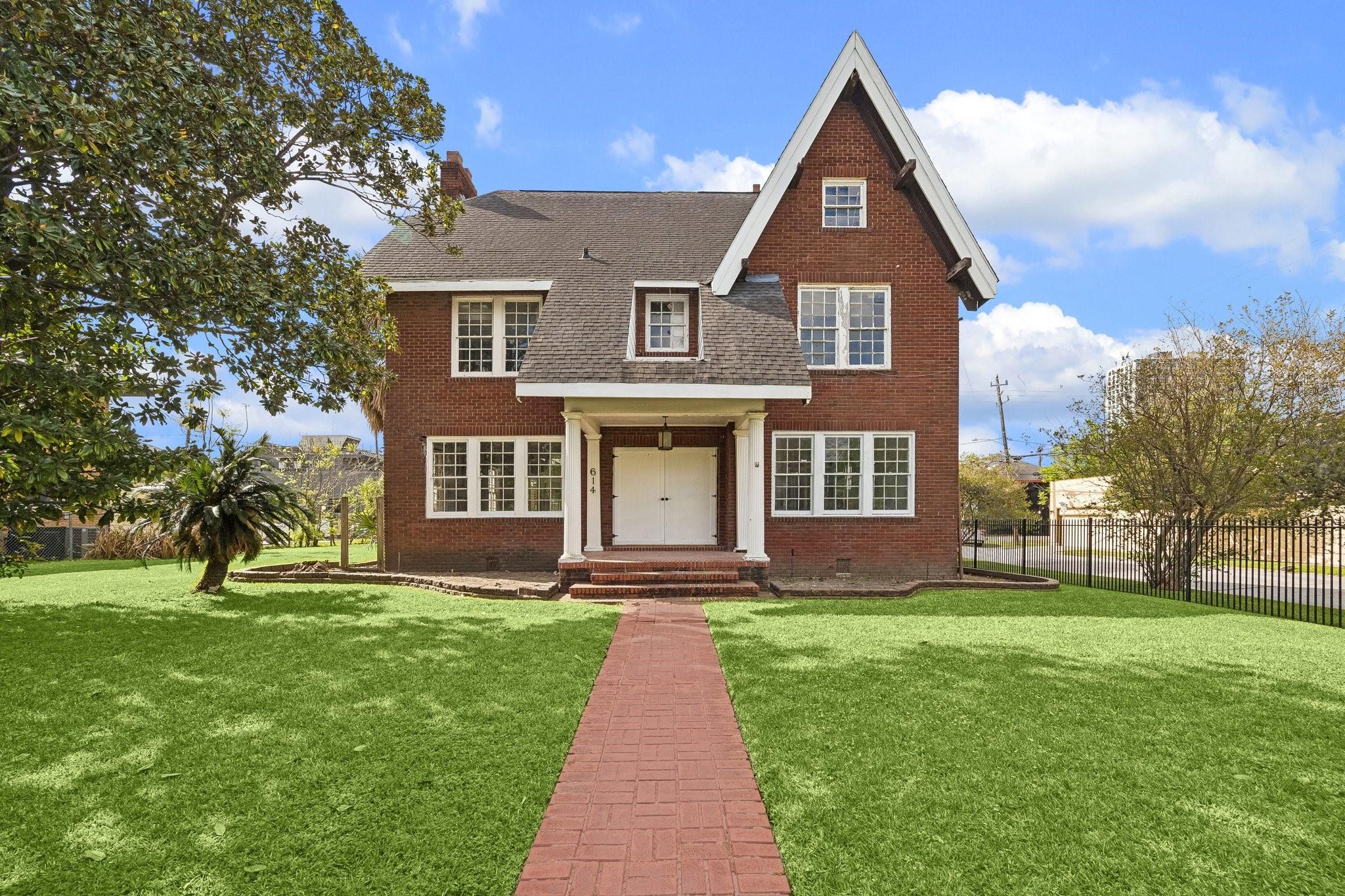 614 Avondale St, Houston, TX 77006