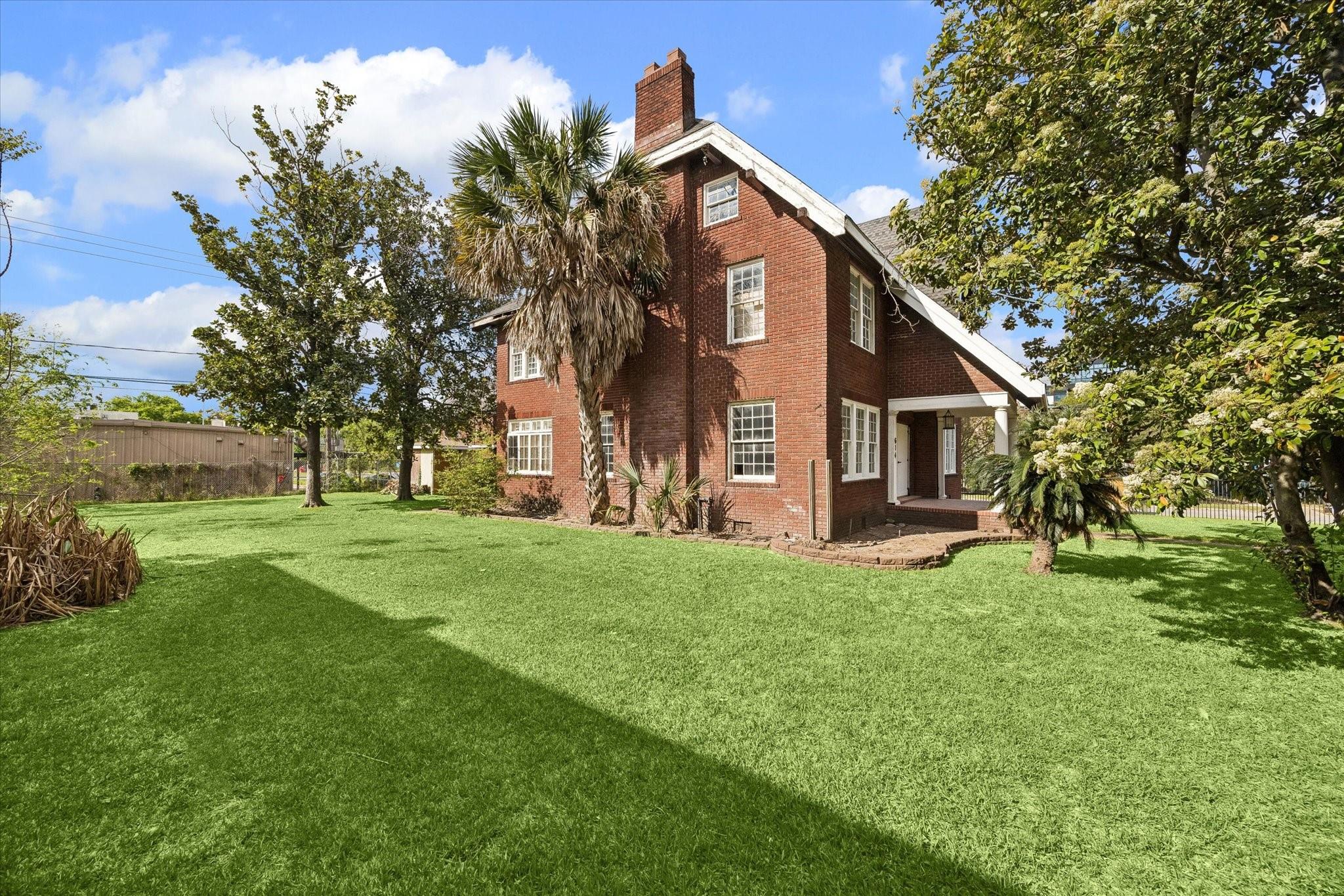 614 Avondale St, Houston, TX 77006 photo