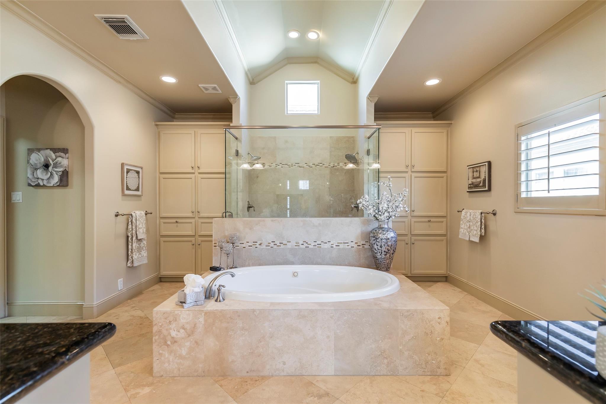 4724 Banning Dr, Houston, TX 77027