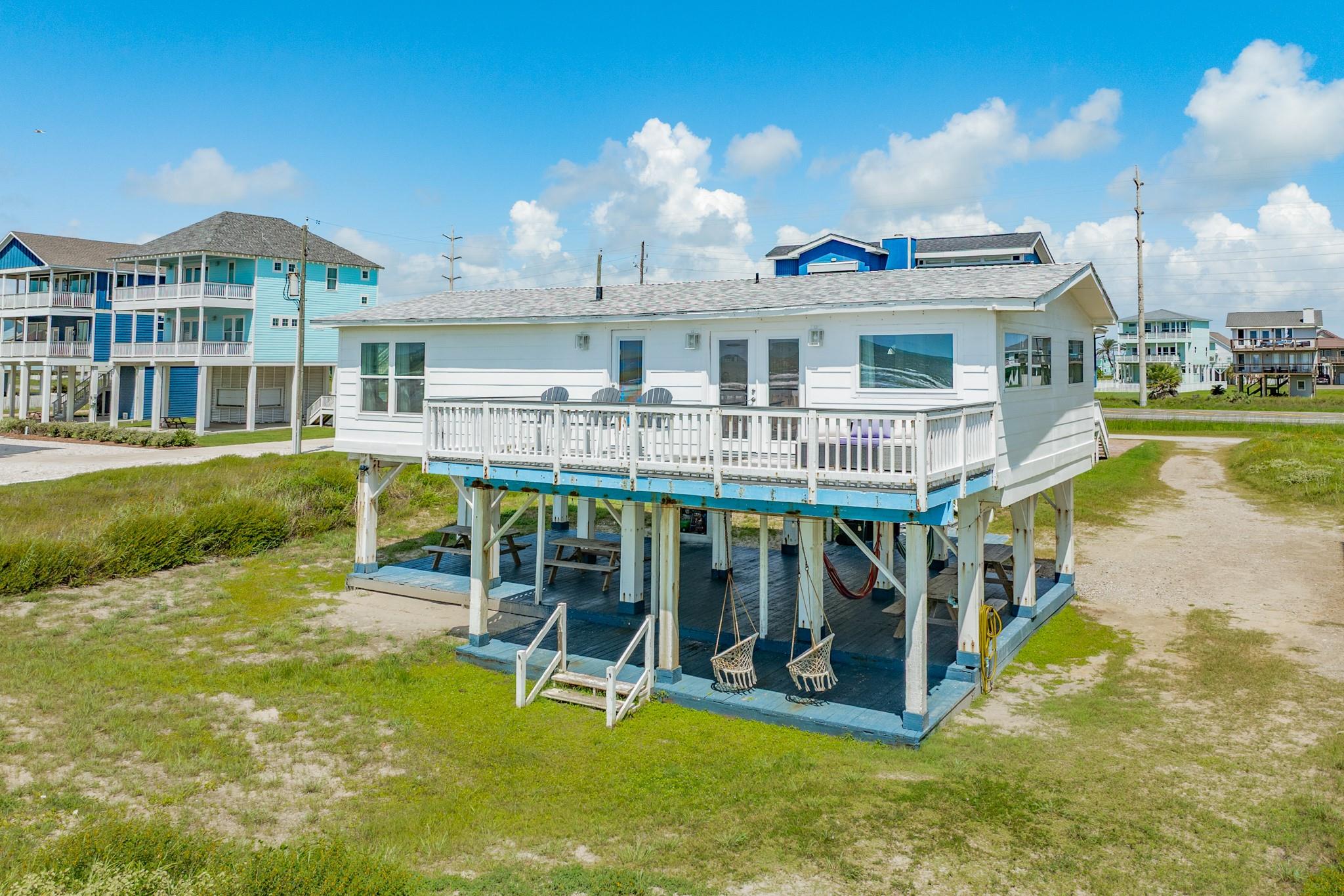 23114 Gulf Dr, Galveston, TX 77554 photo