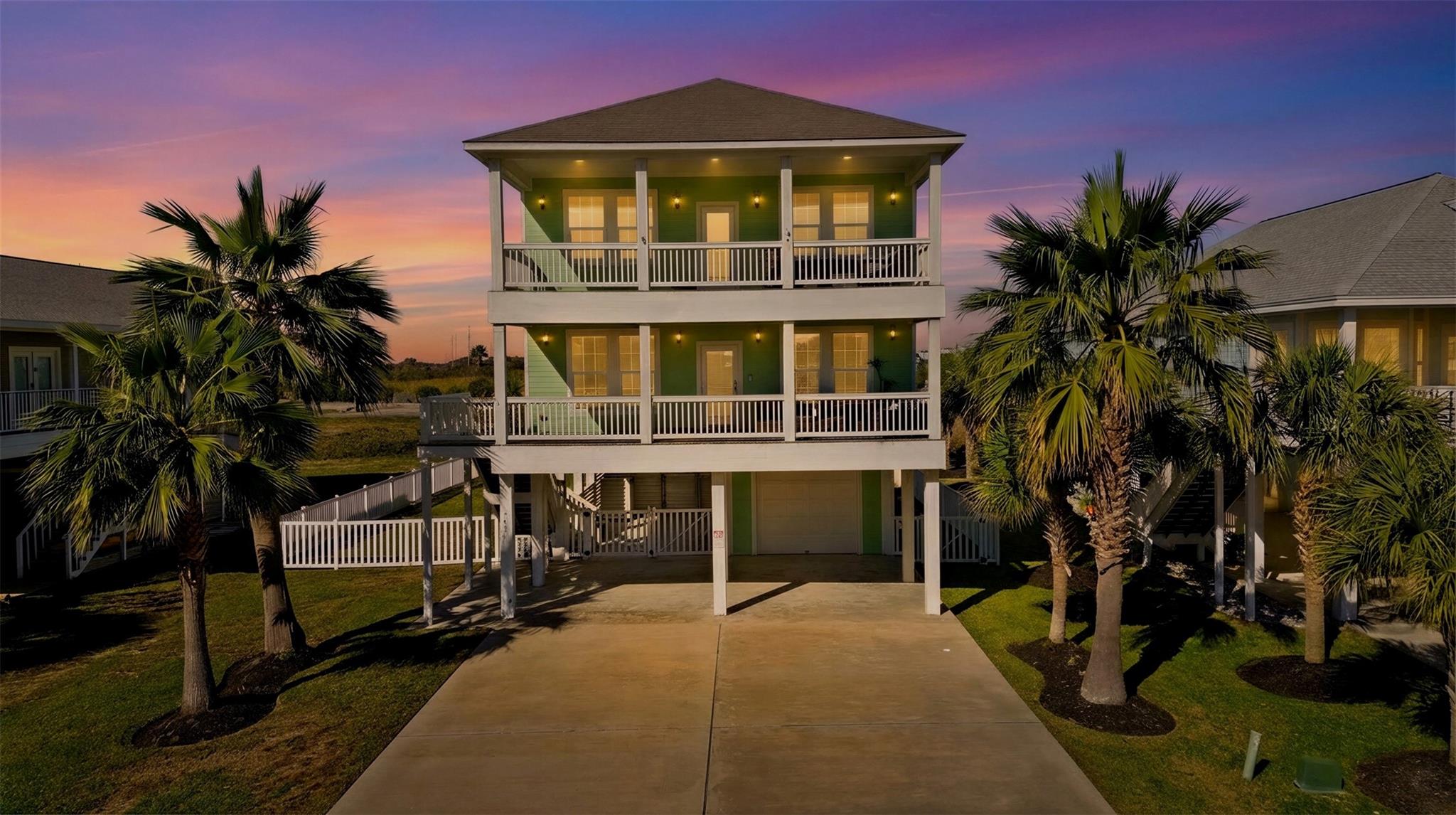 4027 Silver Reef Ct, Galveston, TX 77554