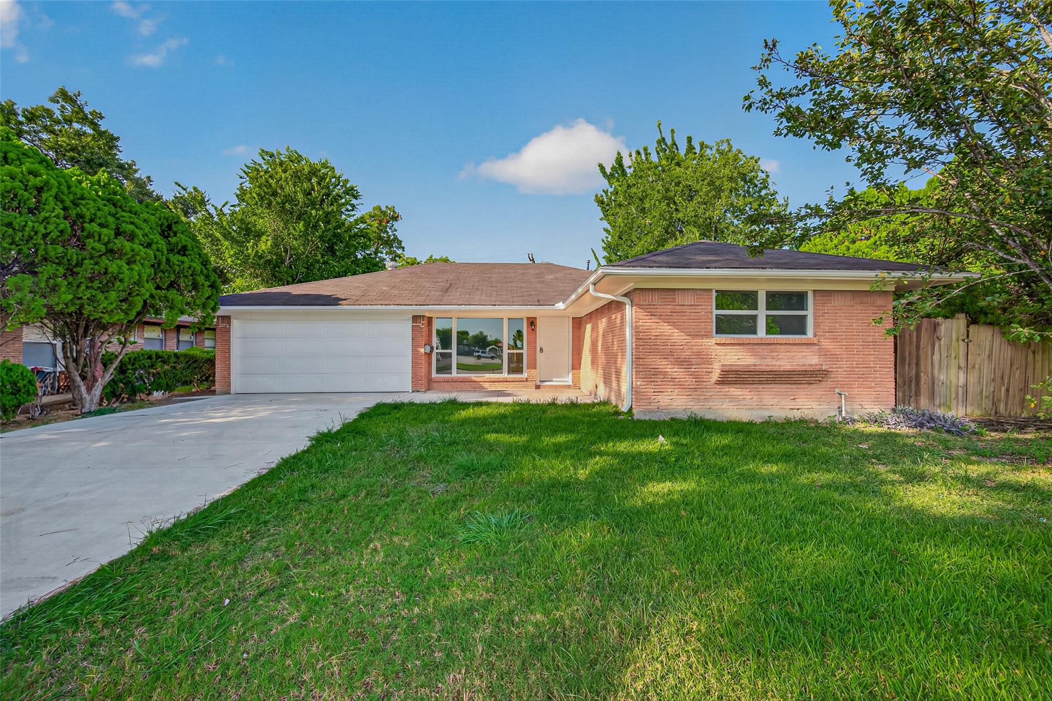6846 Beechnut St, Houston, TX 77074