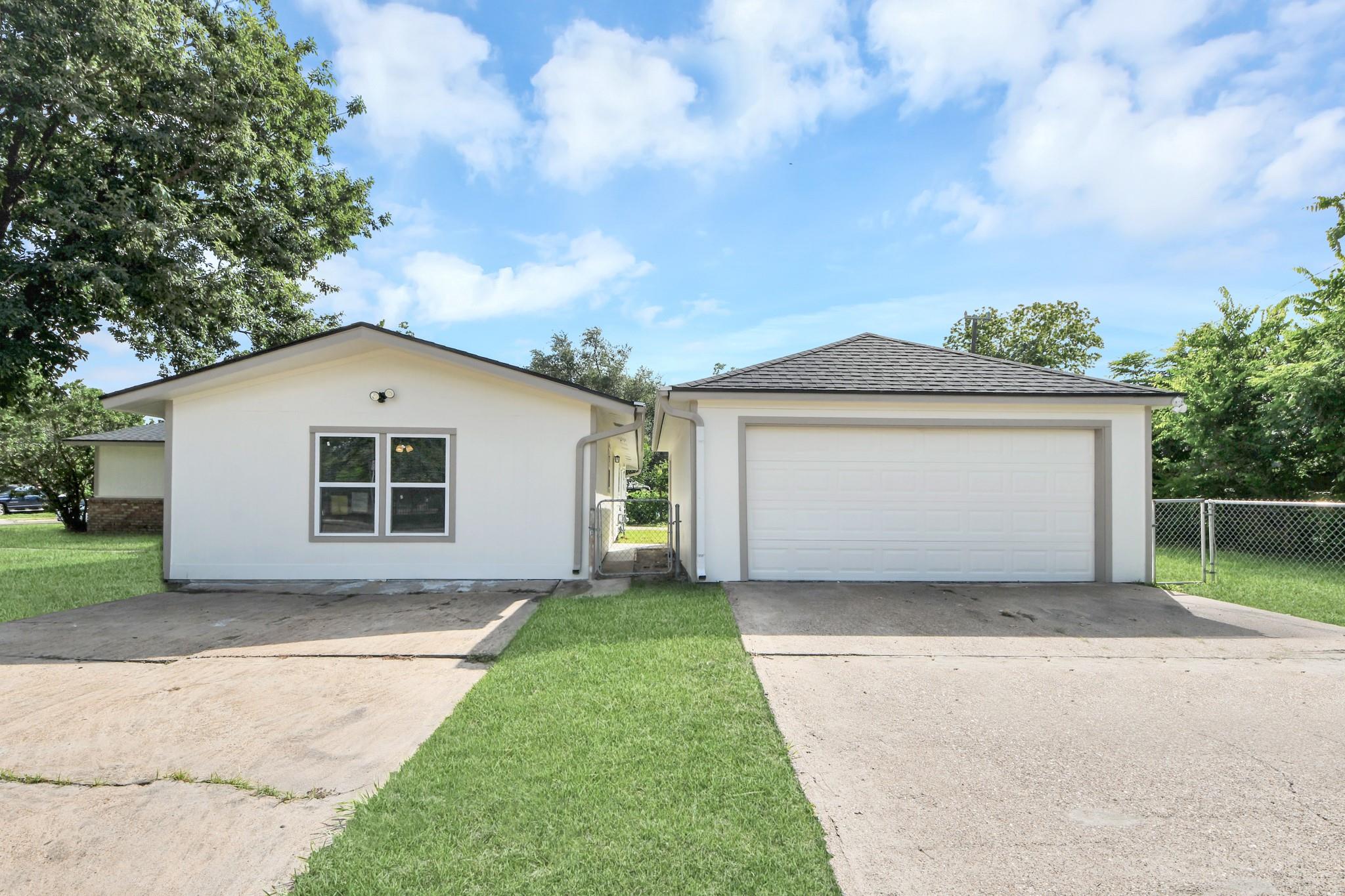 5743 Newquay St, Houston, TX 77085 photo