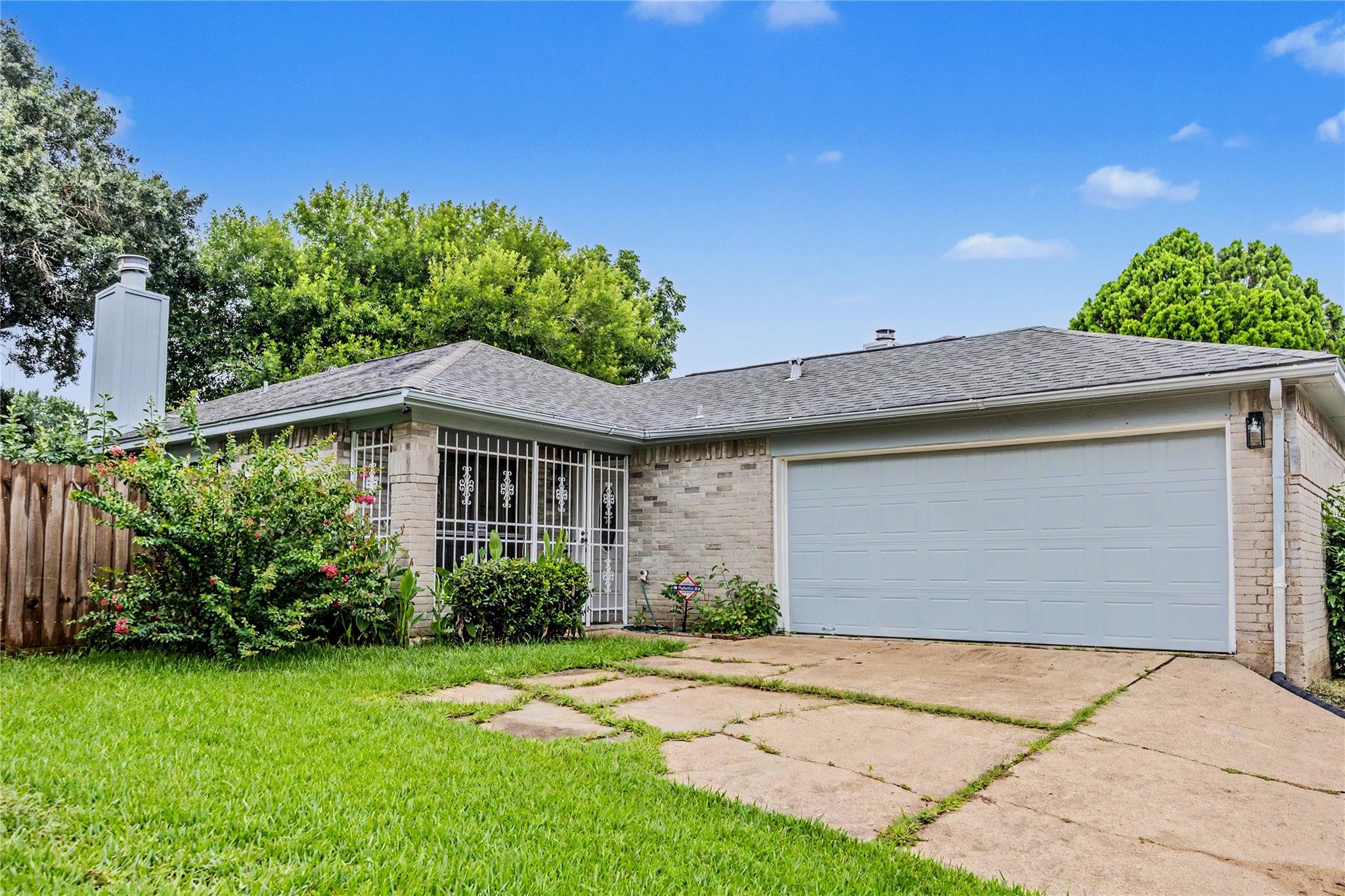 7907 Chancel Dr, Houston, TX 77071 photo