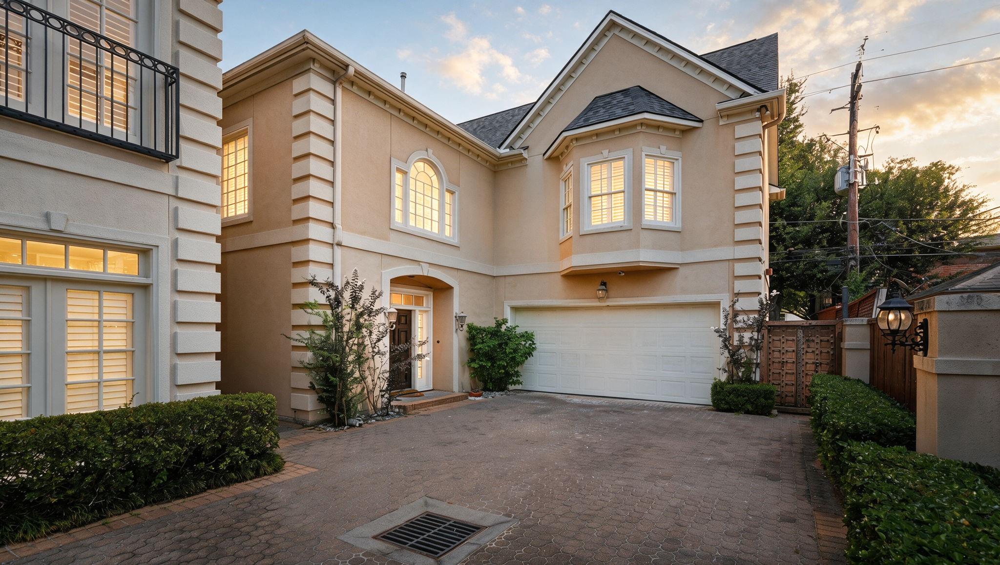 1211 Nantucket Dr, Houston, TX 77057