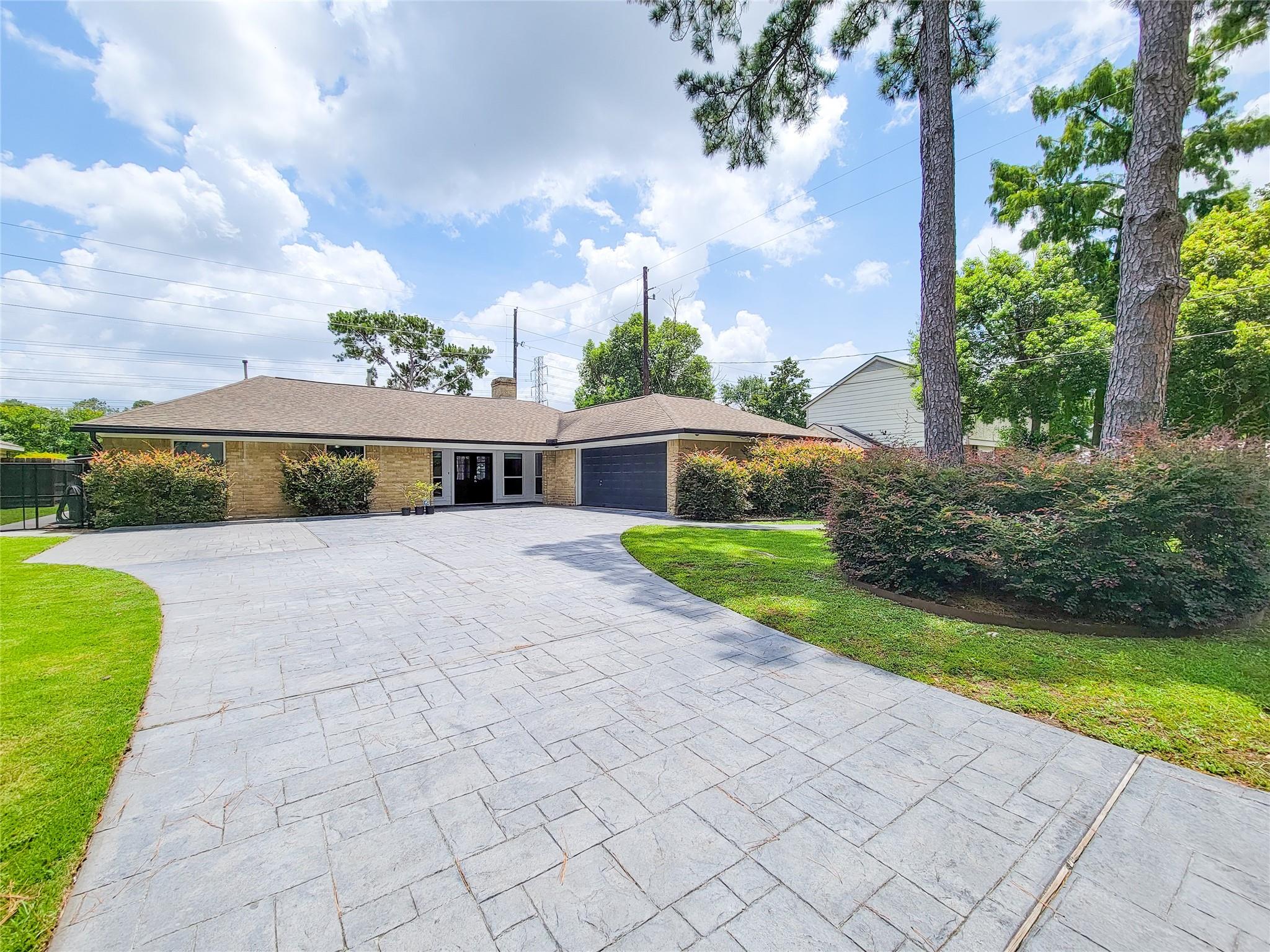 12326 Gaylawood Dr, Houston, TX 77066