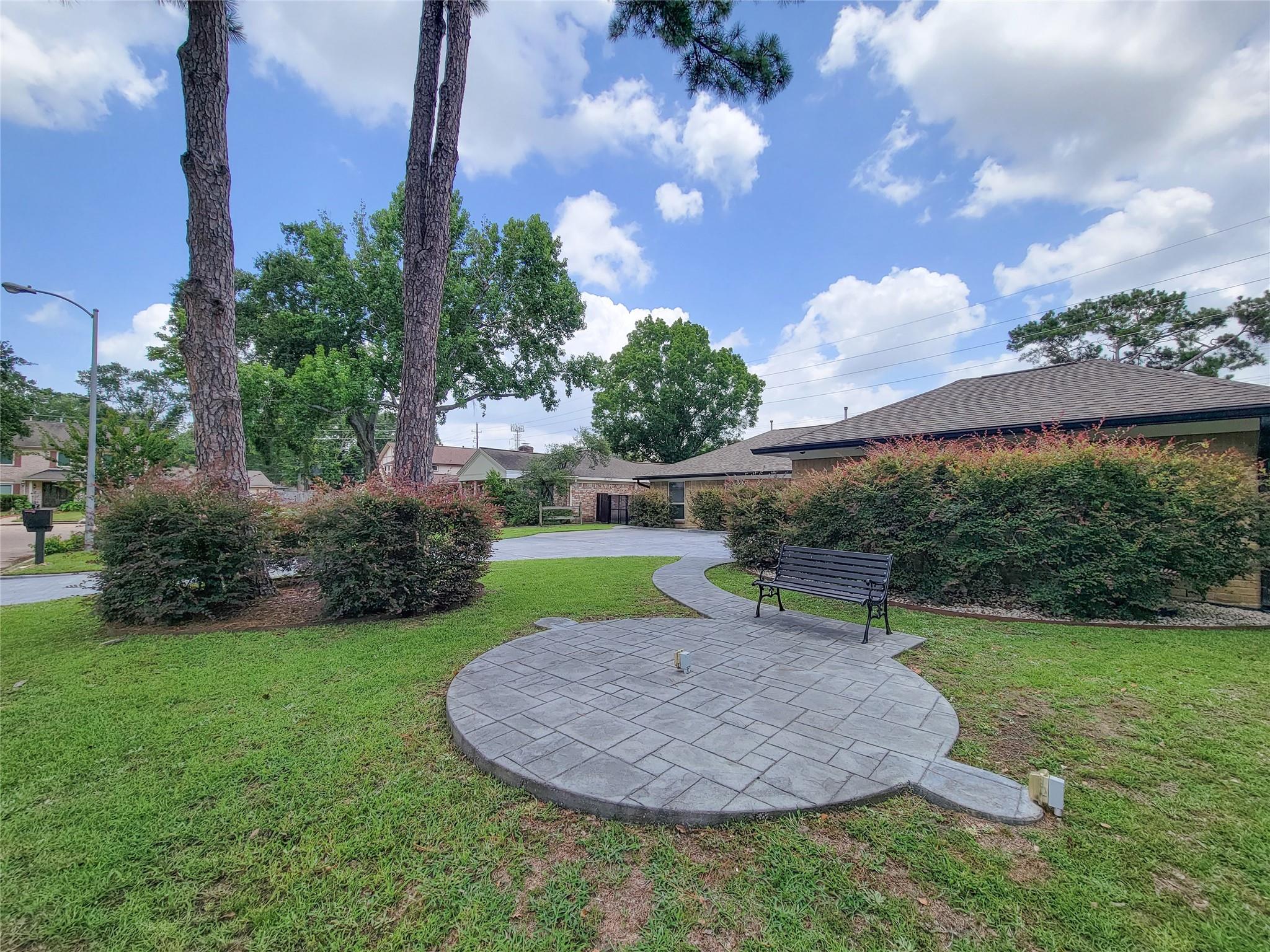 12326 Gaylawood Dr, Houston, TX 77066 photo