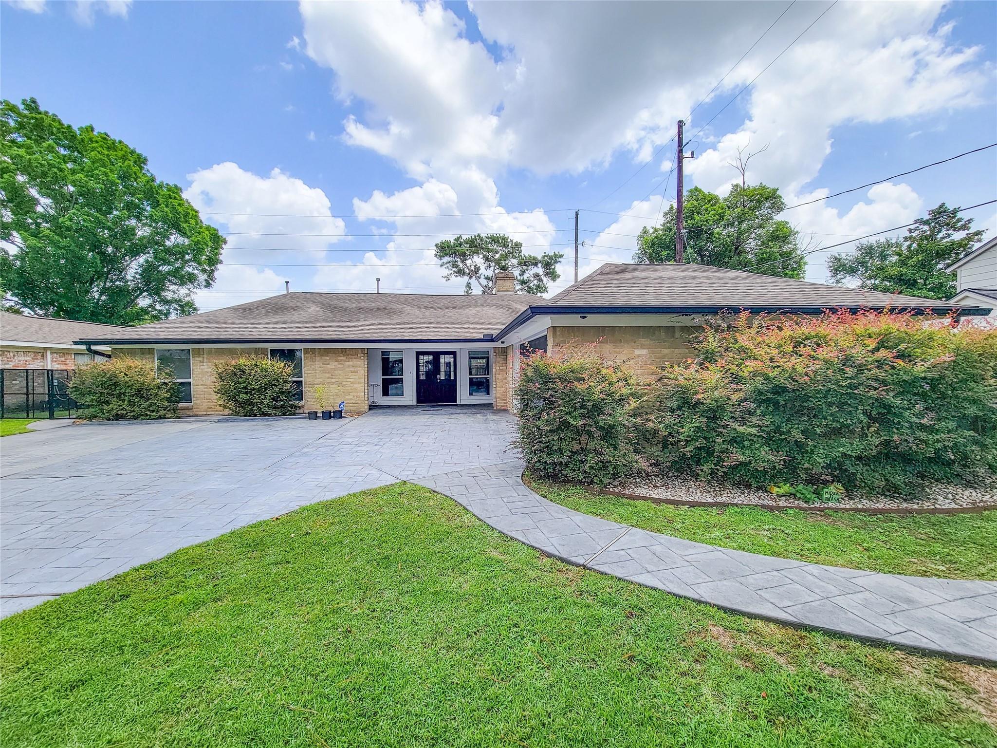 12326 Gaylawood Dr, Houston, TX 77066 photo