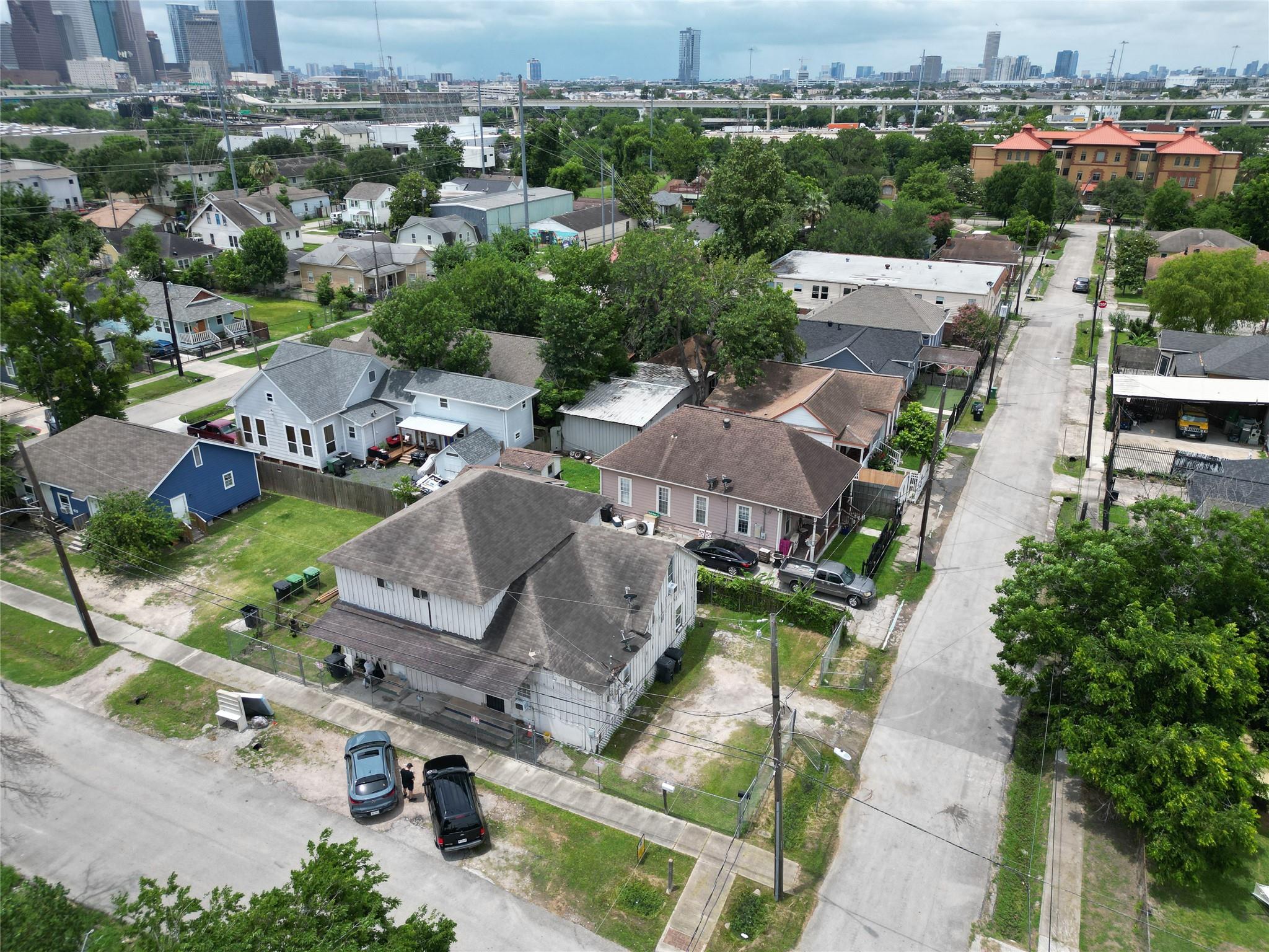 418 Bishop St, Houston, TX 77009