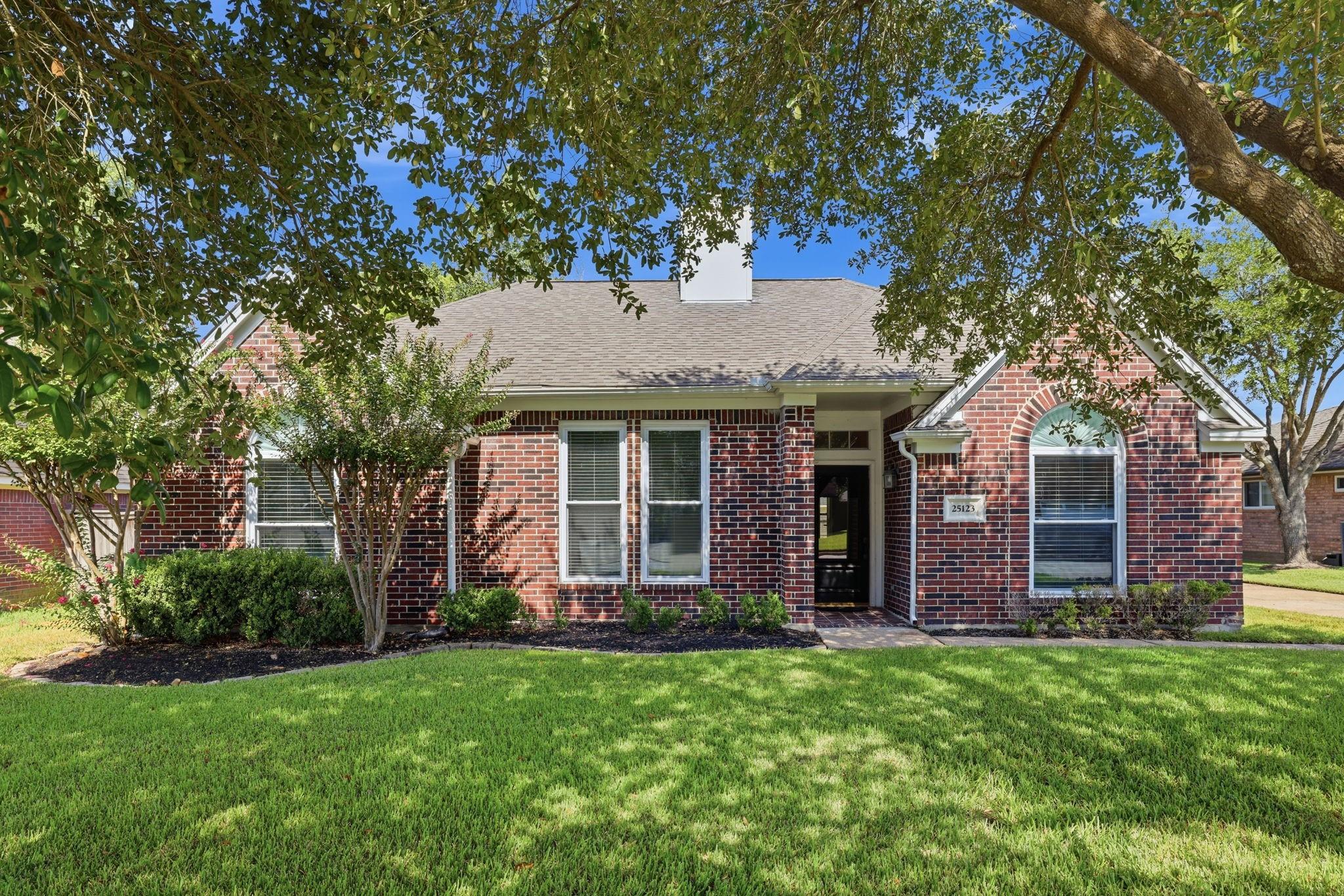 25123 Burgh Castle Dr, Spring, TX 77389