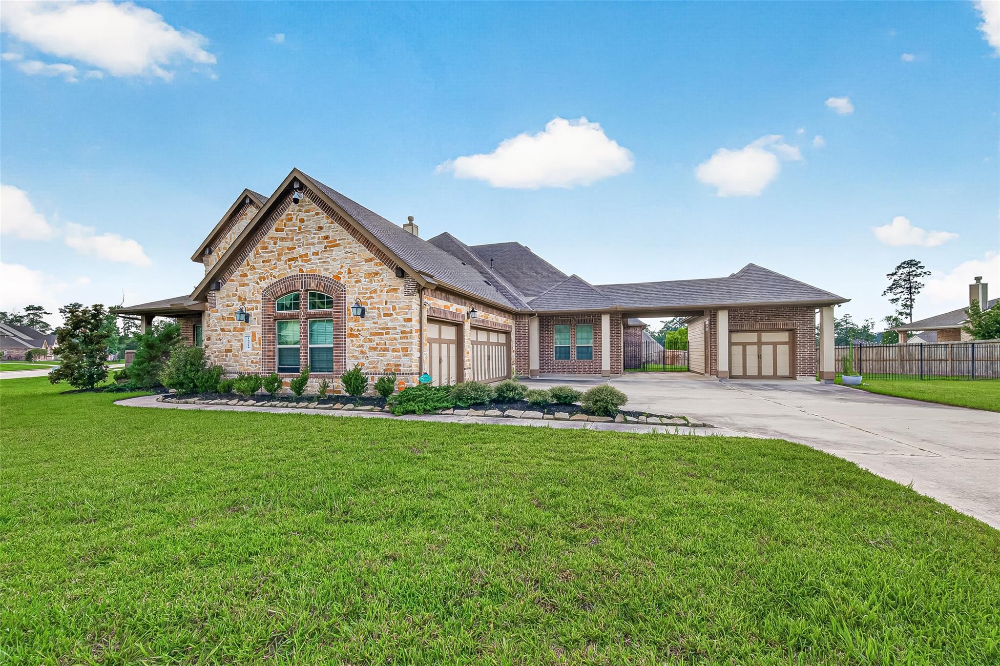 14010 S Evergreen Ridge Ct, Conroe, TX 77384 photo